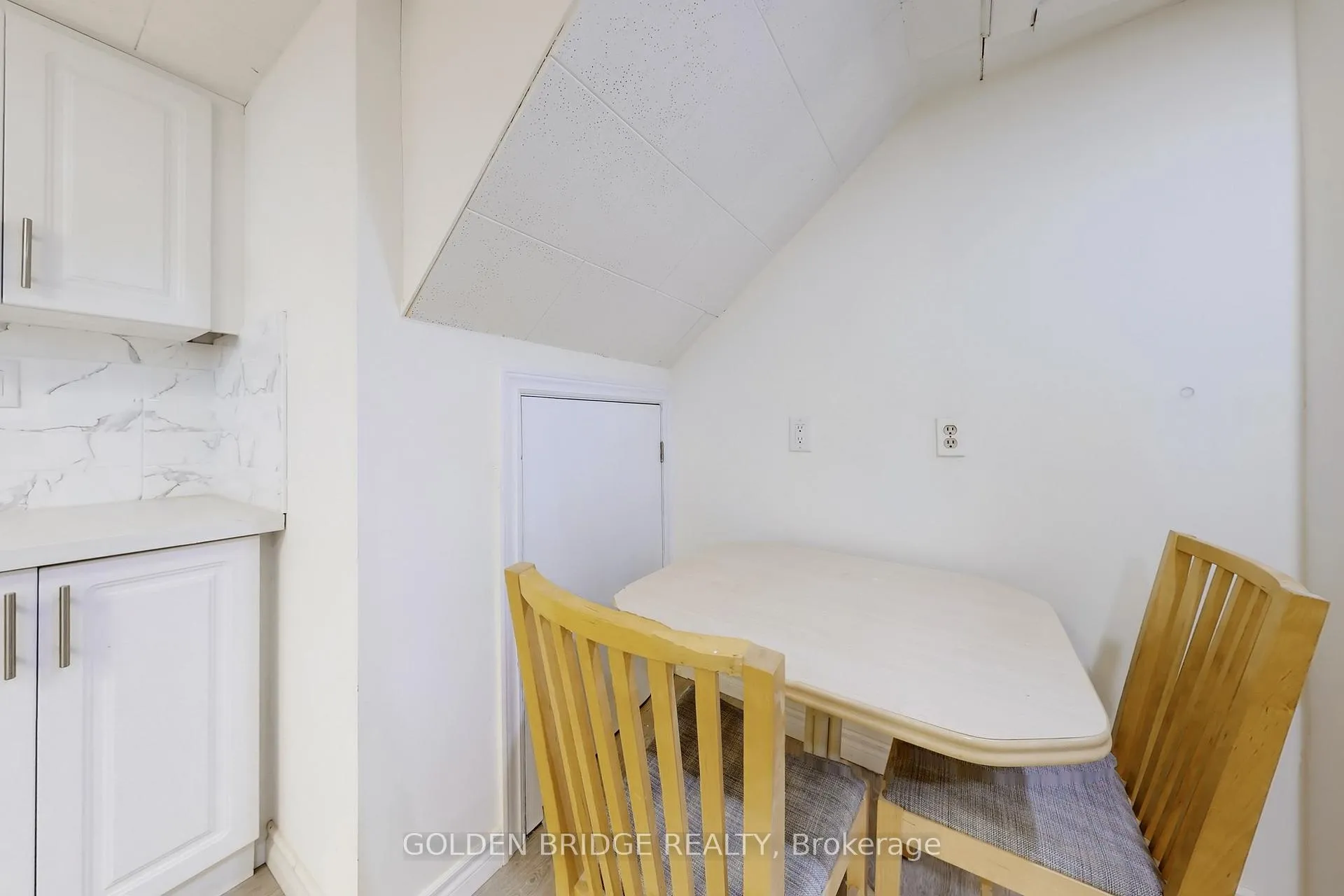 Photo 26 of 438 Centre Street E, Richmond Hill, Crosby — HOMEH