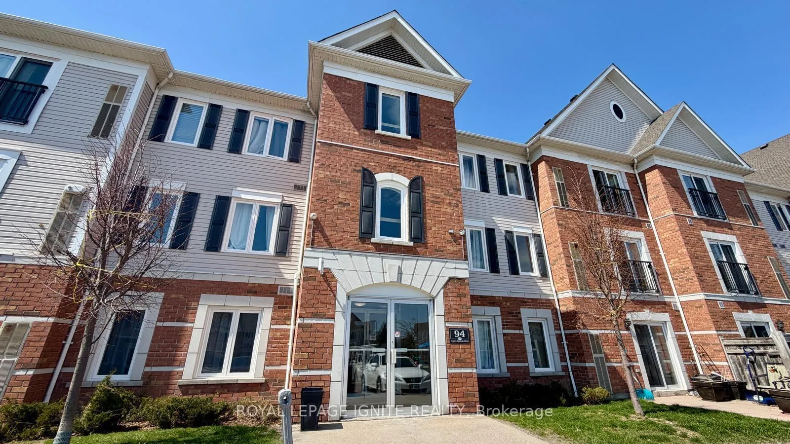 Photo 1 of Unit 209, 94 Aspen Springs Drive, Clarington, Bowmanville — HOMEH