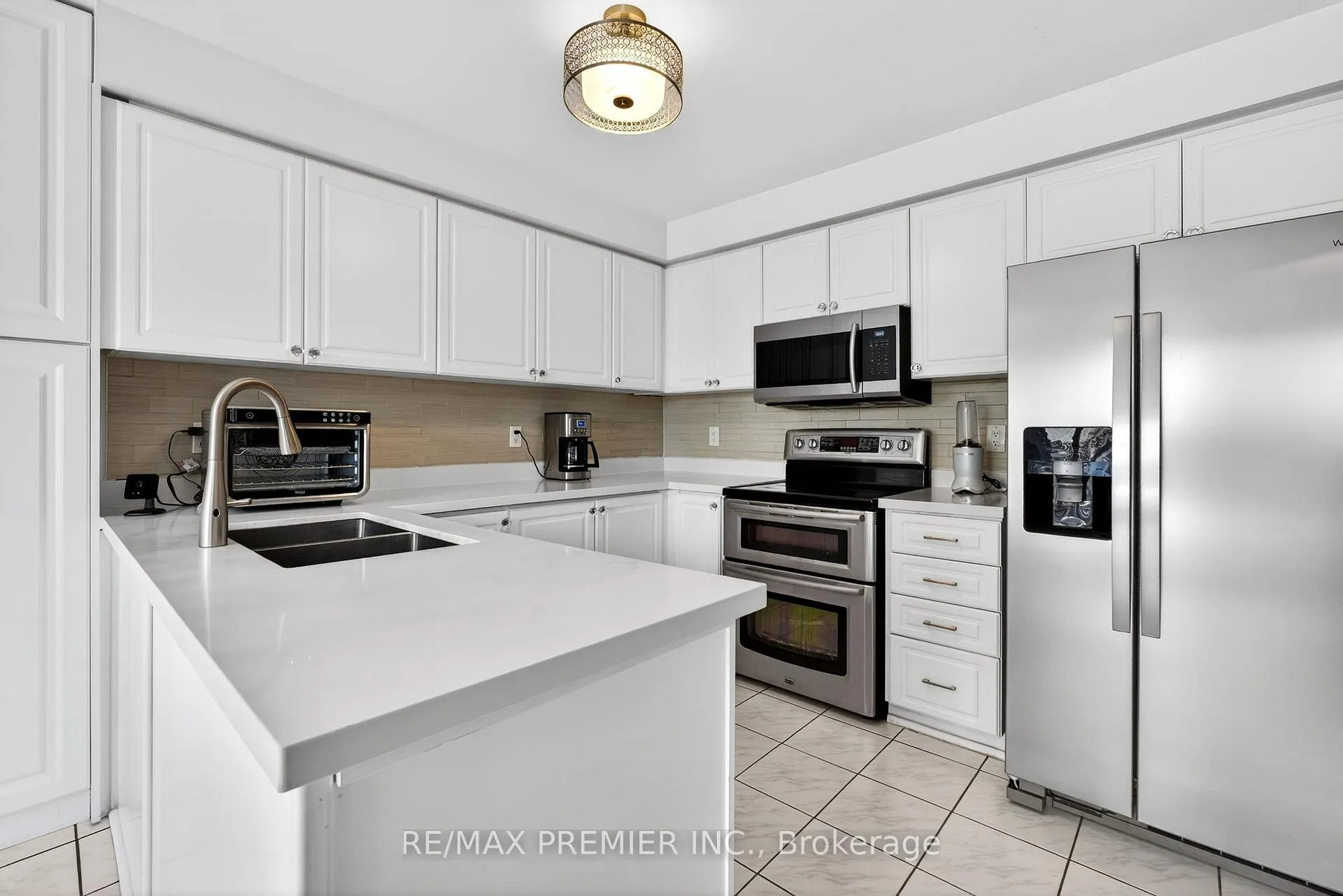 Photo 17 of 12 Bayview Street, Brampton, Northwood Park — HOMEH