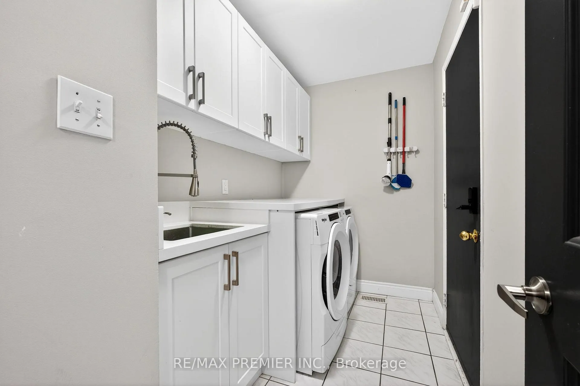 Photo 21 of 12 Bayview Street, Brampton, Northwood Park — HOMEH