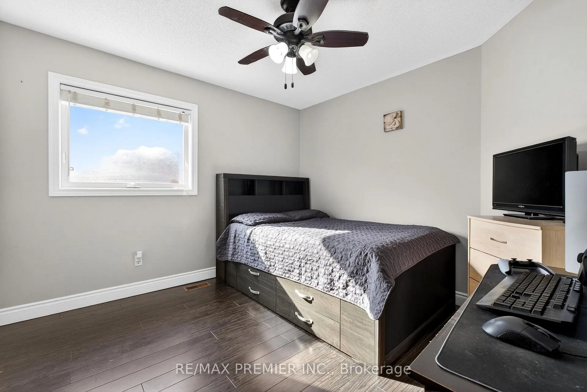Photo 29 of 12 Bayview Street, Brampton, Northwood Park — HOMEH