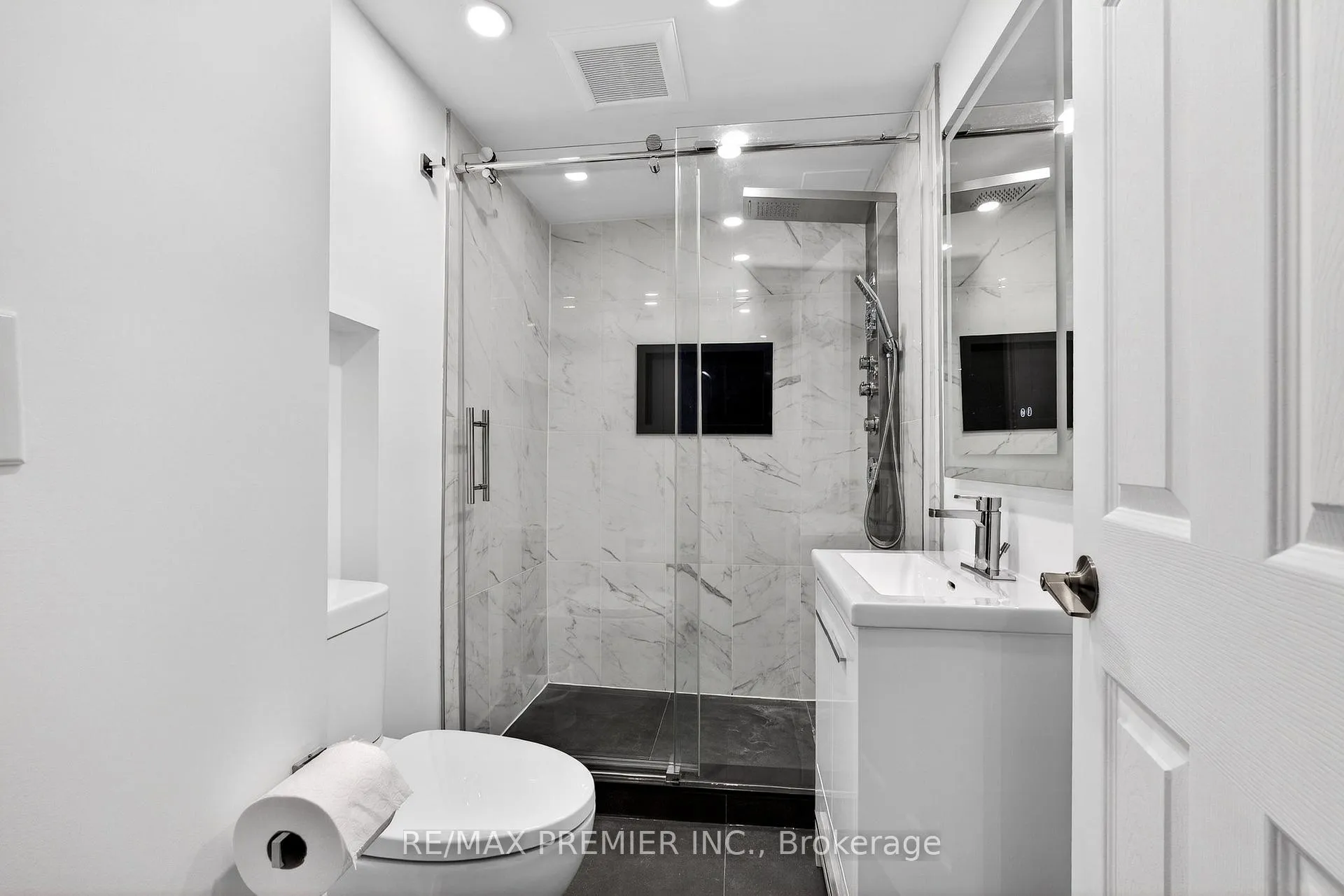 Photo 48 of 12 Bayview Street, Brampton, Northwood Park — HOMEH
