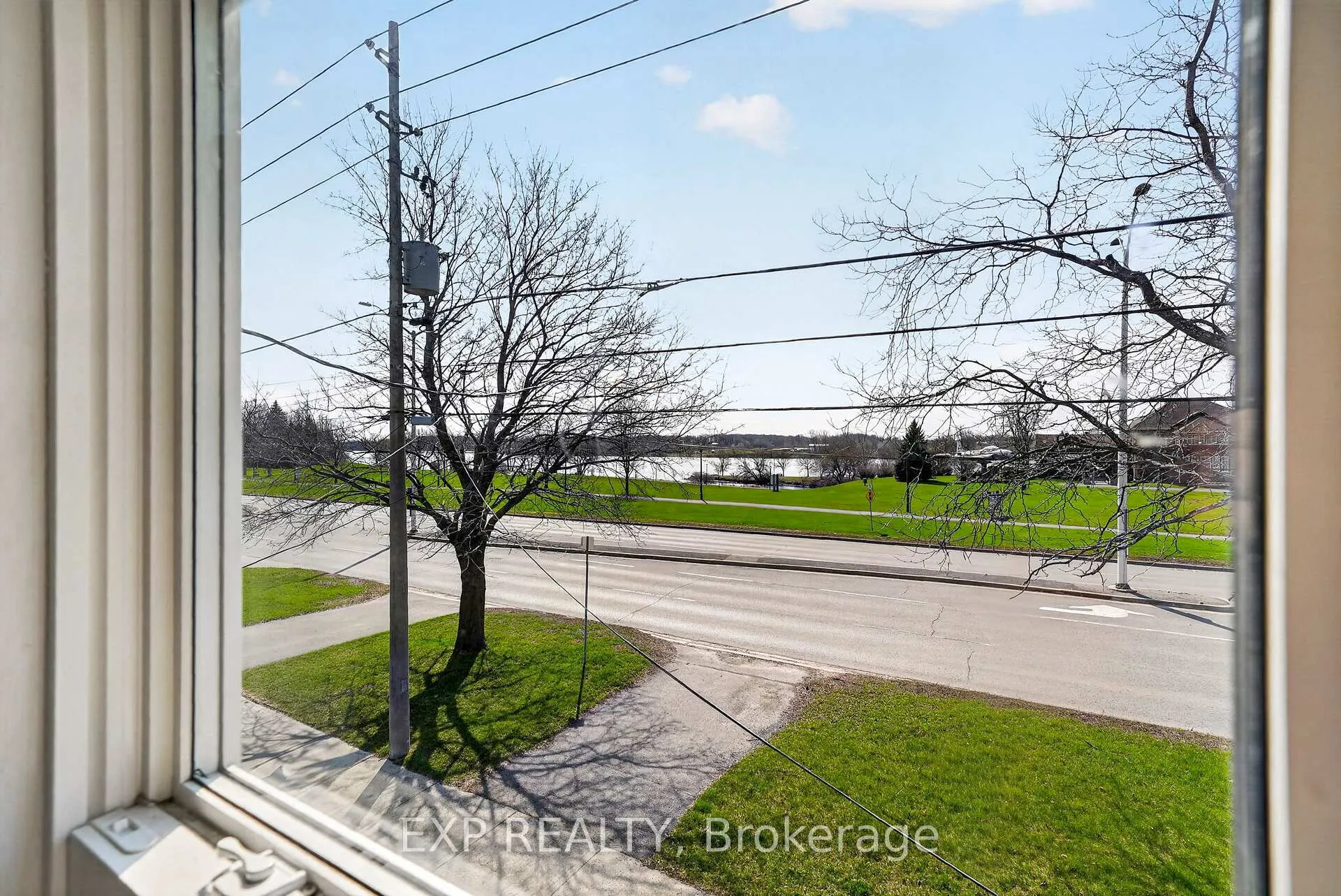 Photo 3 of 231 Water Street W, Cornwall — HOMEH