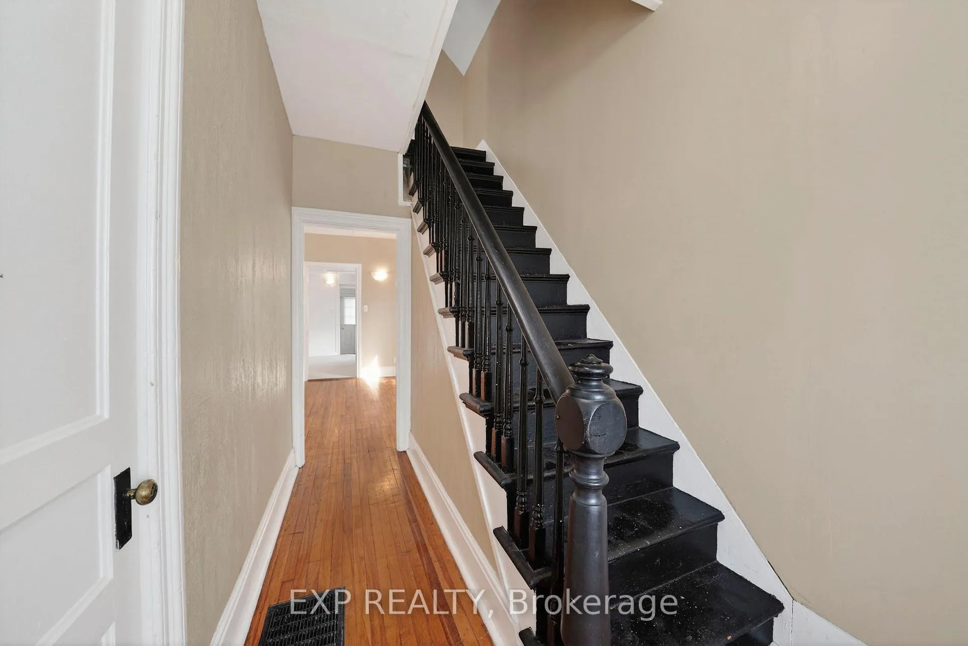 Photo 7 of 231 Water Street W, Cornwall — HOMEH