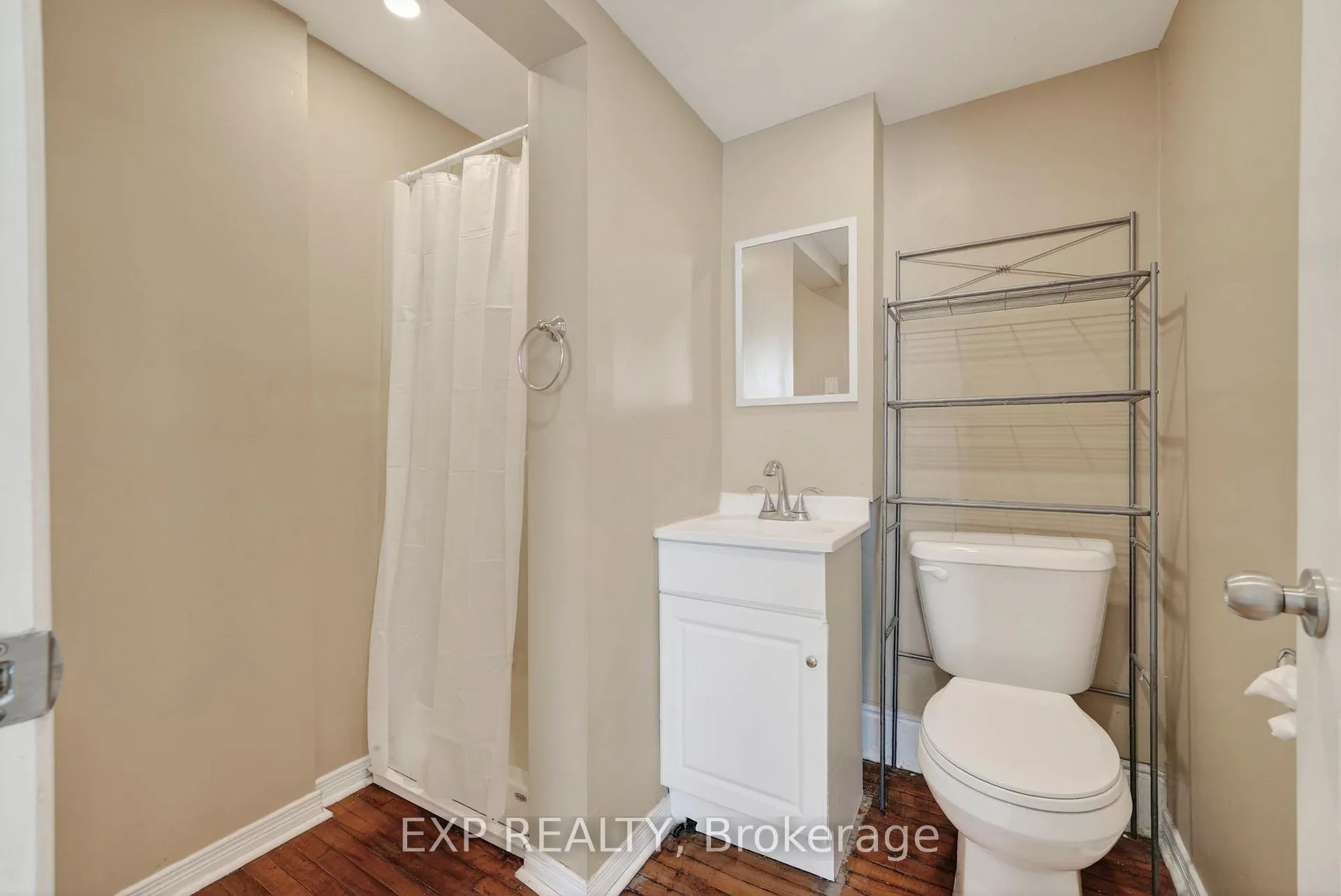 Photo 9 of 231 Water Street W, Cornwall — HOMEH