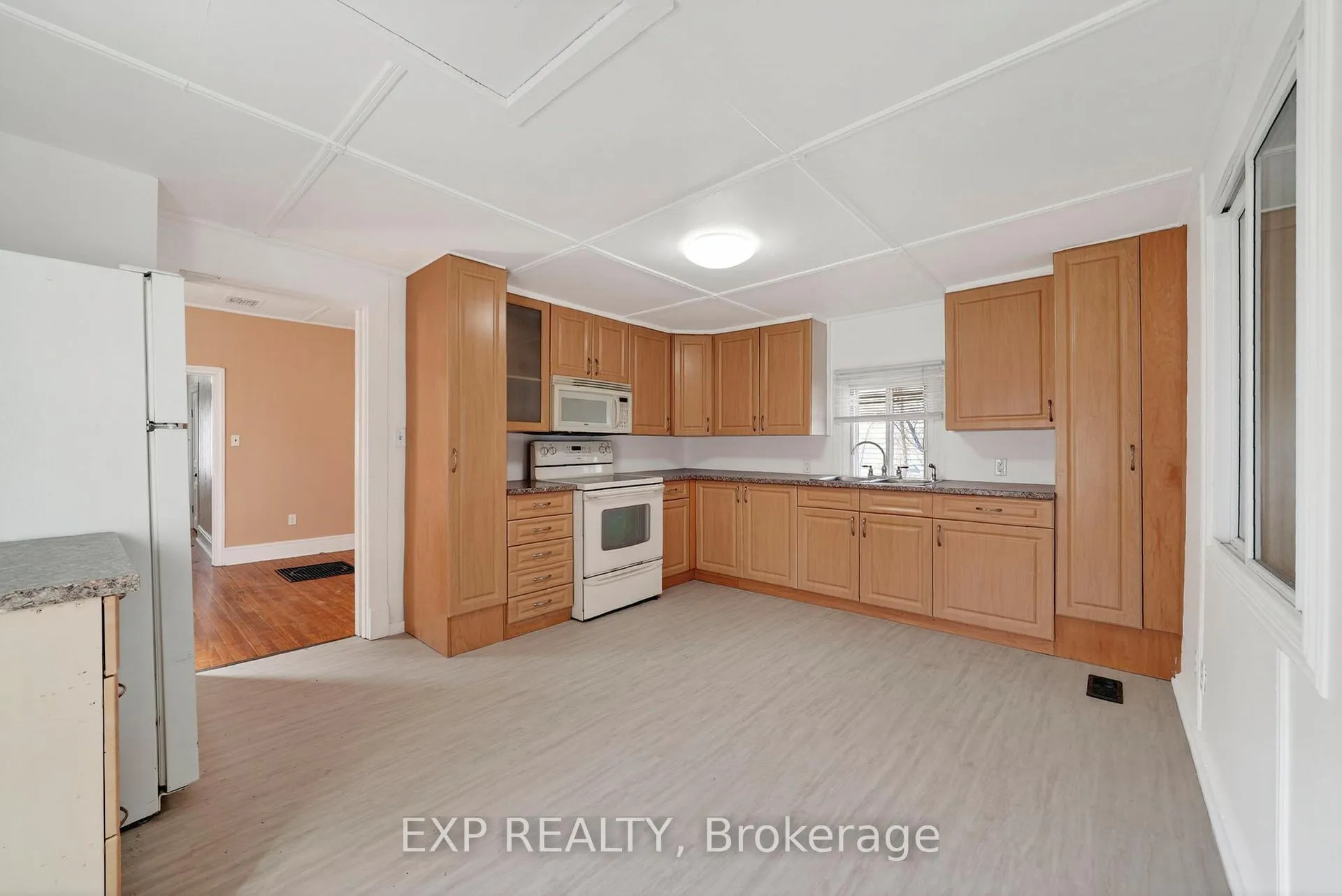 Photo 13 of 231 Water Street W, Cornwall — HOMEH