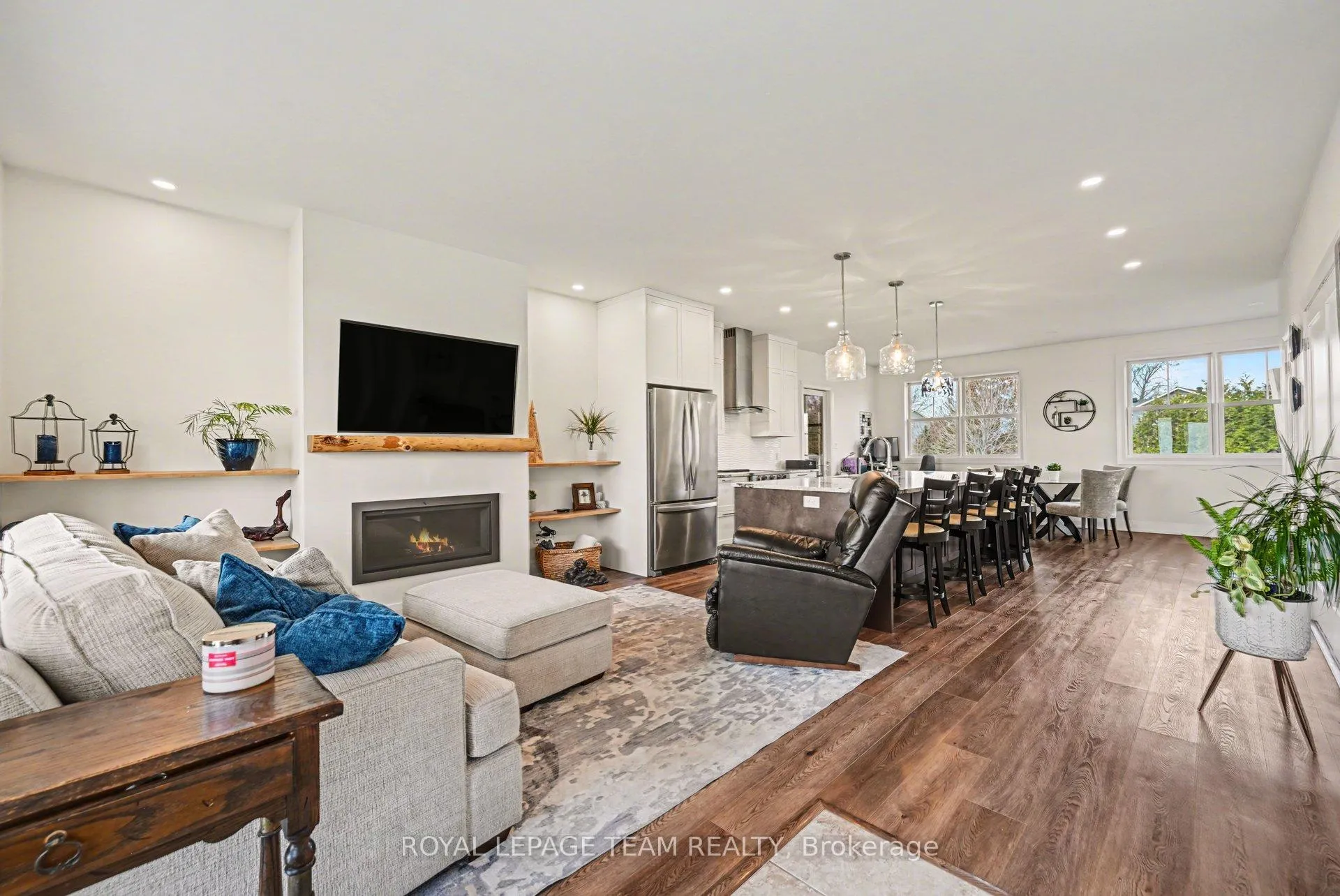 Photo 6 of 121 Grasshopper Lane, Ottawa, Kanata - Kanata (North East) — HOMEH