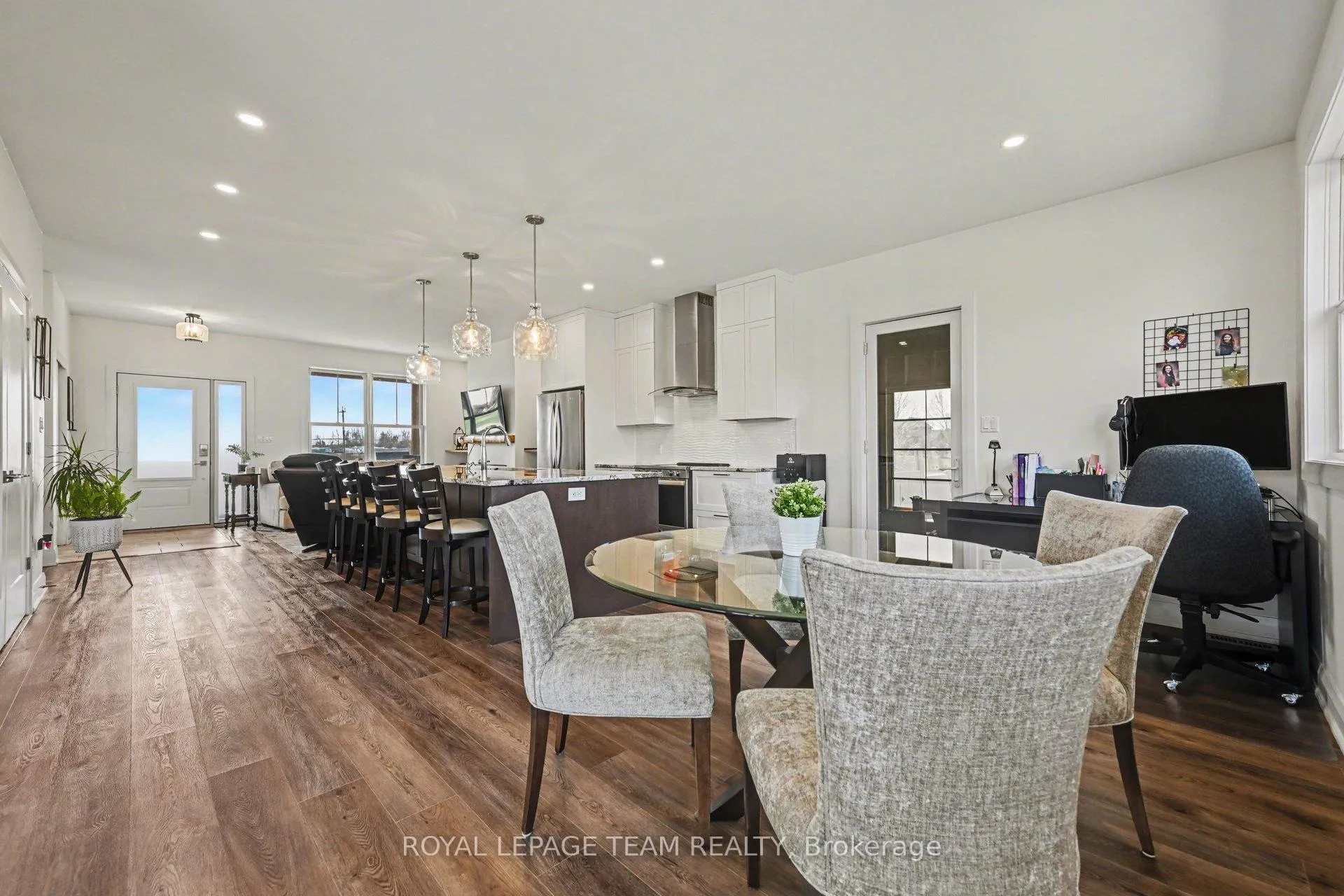 Photo 9 of 121 Grasshopper Lane, Ottawa, Kanata - Kanata (North East) — HOMEH