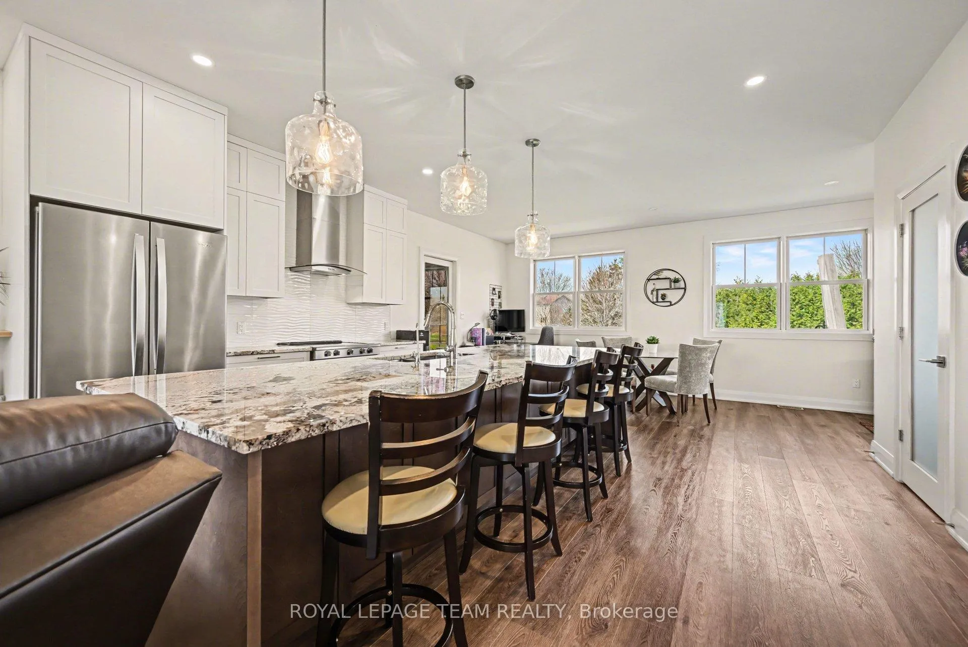 Photo 10 of 121 Grasshopper Lane, Ottawa, Kanata - Kanata (North East) — HOMEH