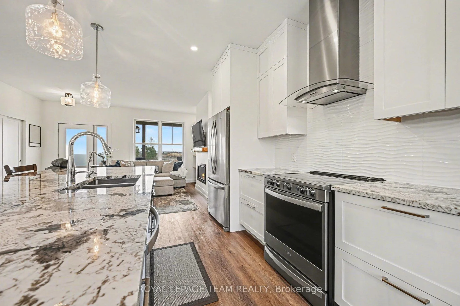 Photo 12 of 121 Grasshopper Lane, Ottawa, Kanata - Kanata (North East) — HOMEH