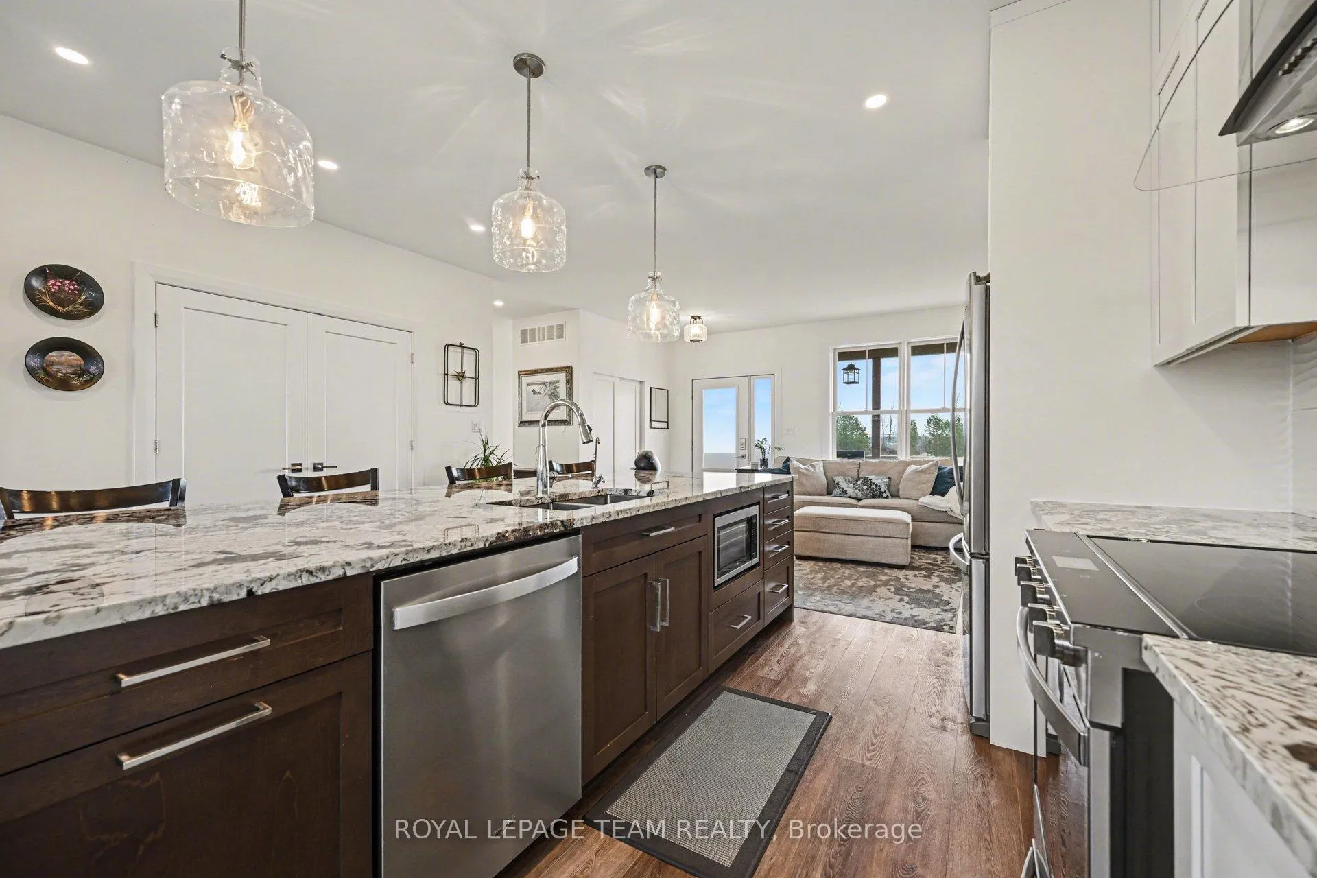 Photo 13 of 121 Grasshopper Lane, Ottawa, Kanata - Kanata (North East) — HOMEH
