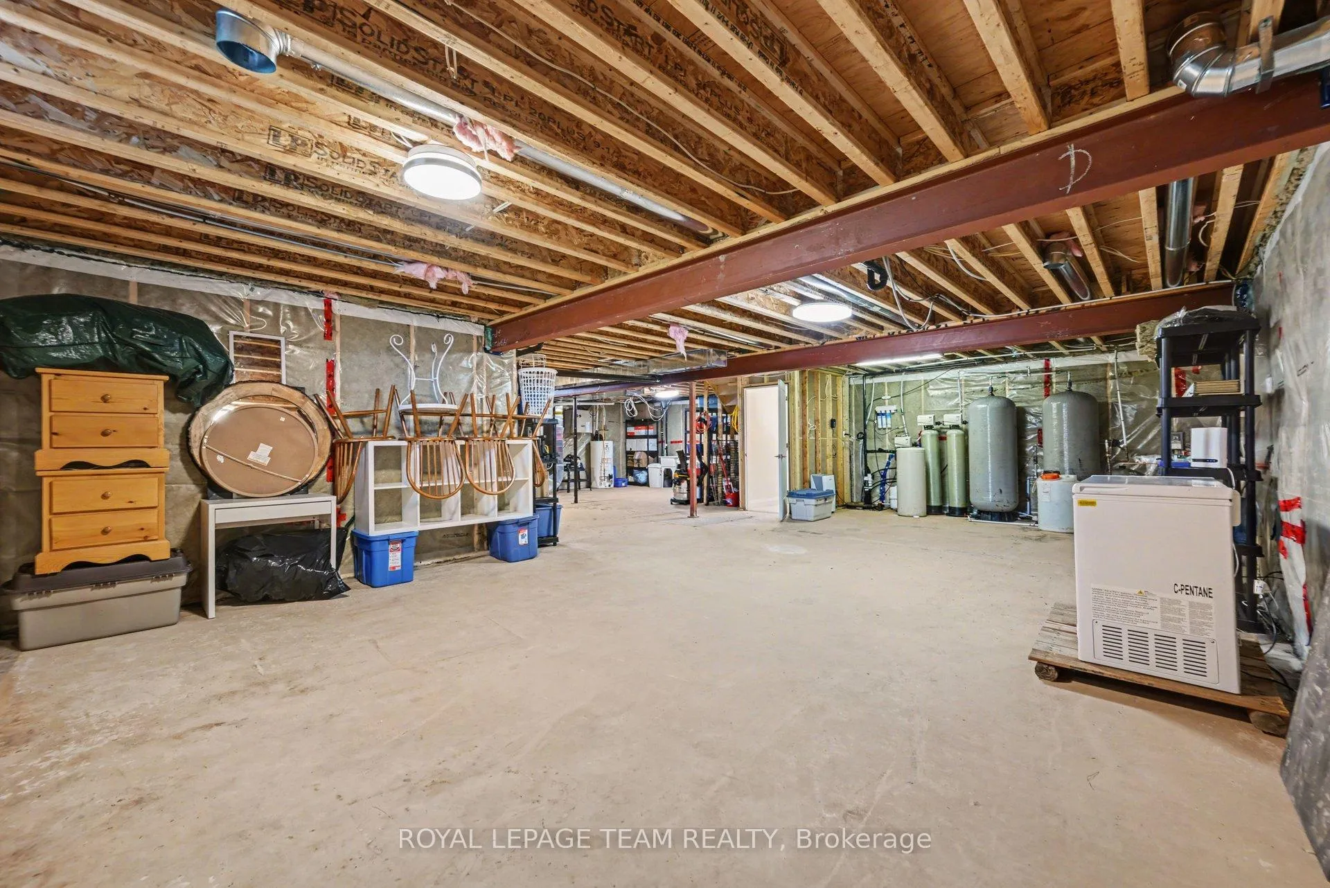 Photo 24 of 121 Grasshopper Lane, Ottawa, Kanata - Kanata (North East) — HOMEH