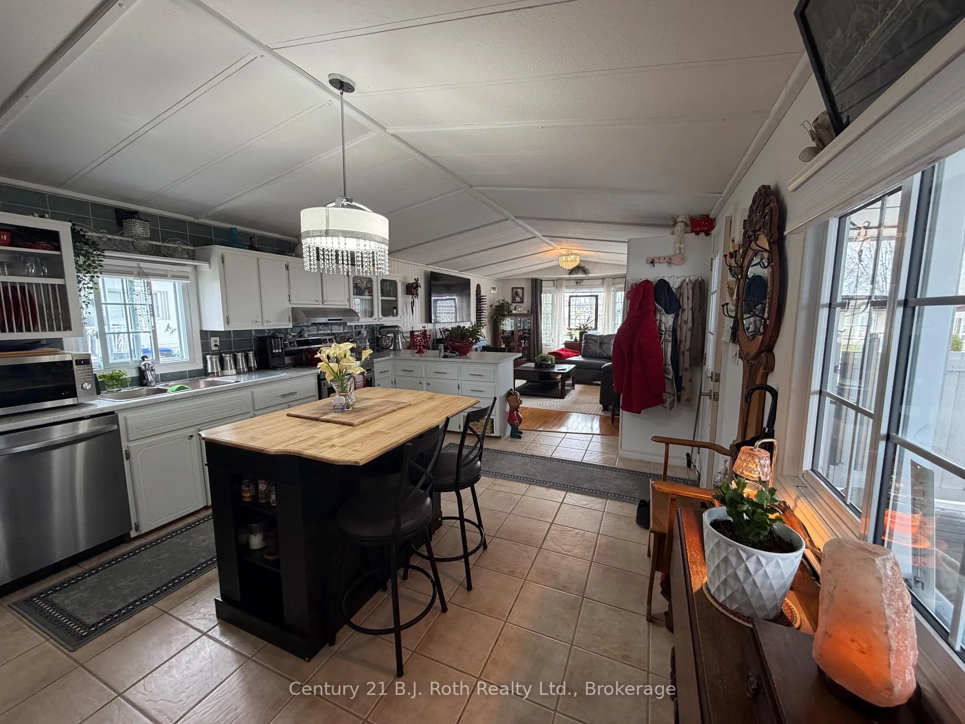Photo 10 of 37 Berts Road, Midland — HOMEH