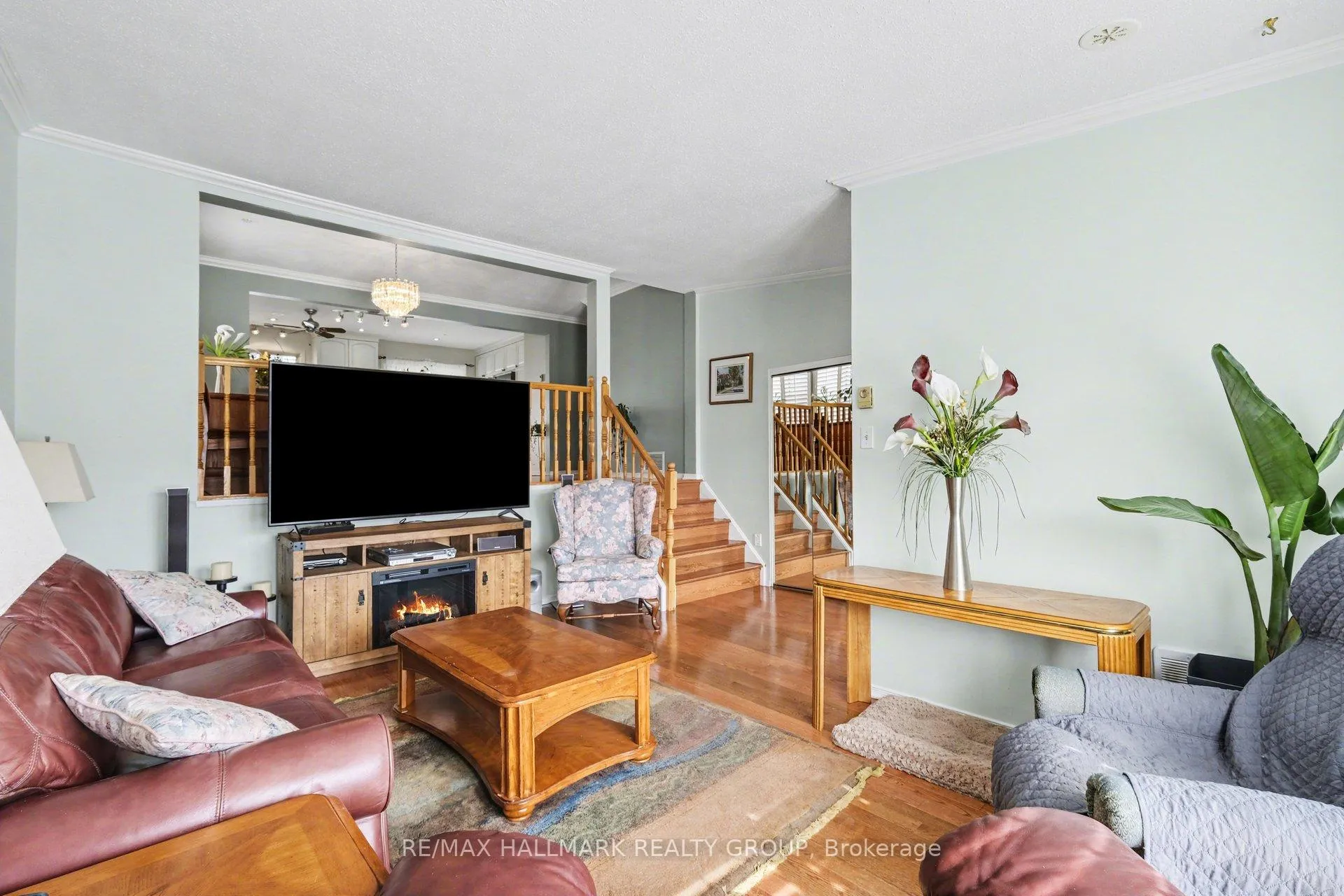 Photo 6 of 641 Wilkie Drive, Ottawa, Fallingbrook/Pineridge — HOMEH