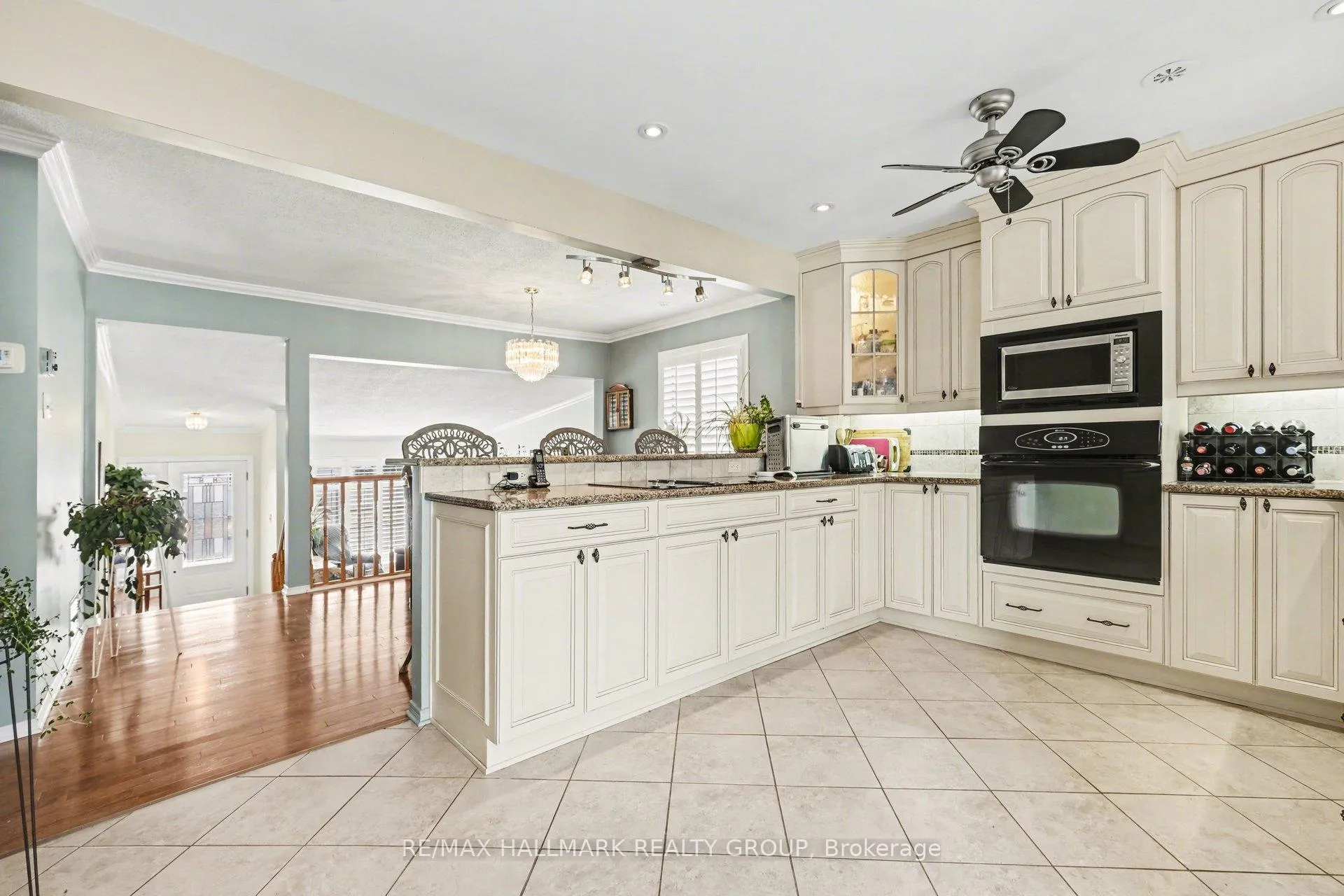 Photo 9 of 641 Wilkie Drive, Ottawa, Fallingbrook/Pineridge — HOMEH