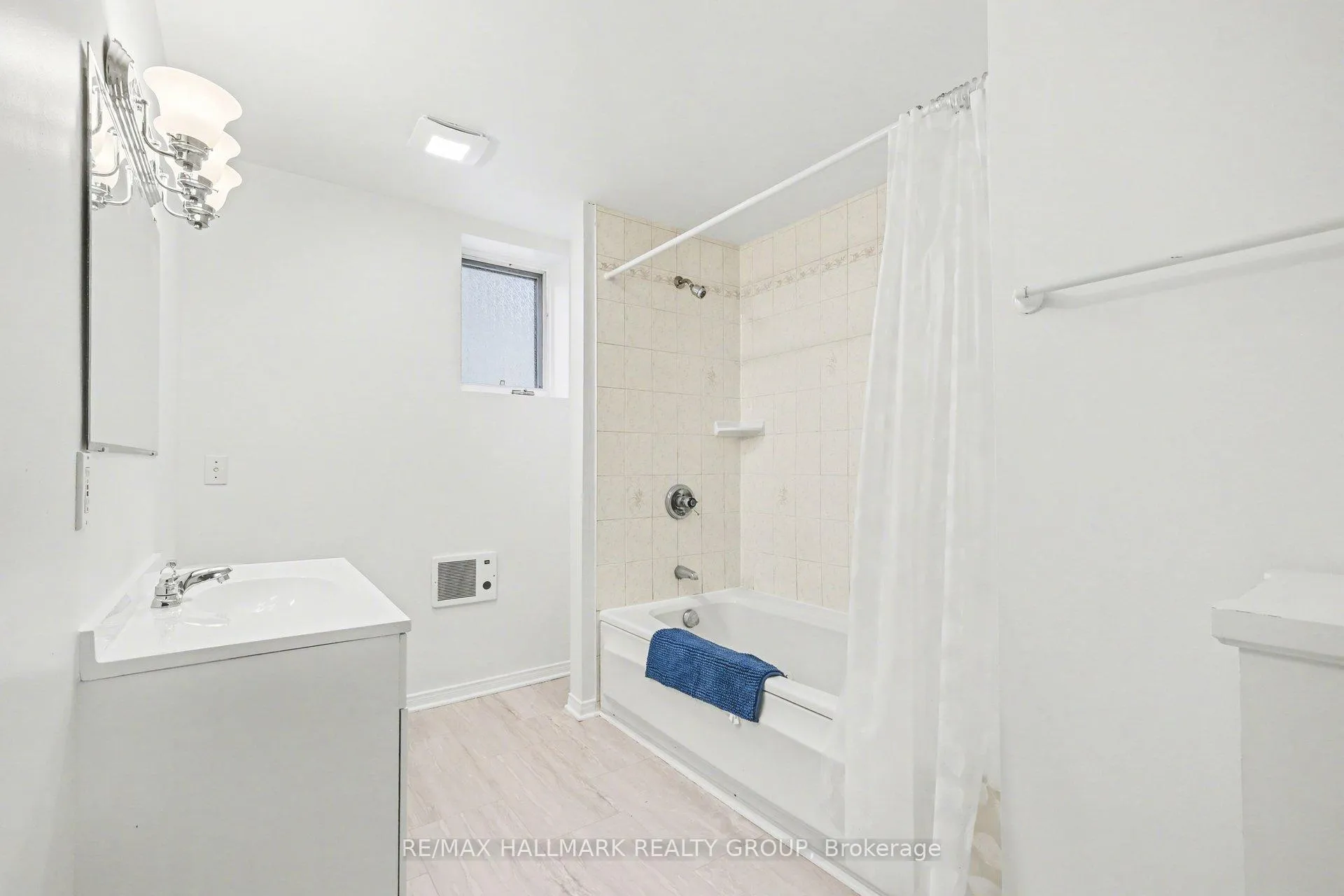 Photo 19 of 641 Wilkie Drive, Ottawa, Fallingbrook/Pineridge — HOMEH