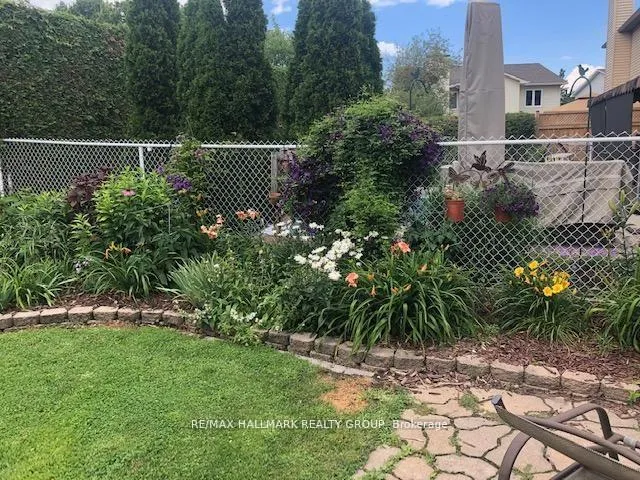 Photo 23 of 641 Wilkie Drive, Ottawa, Fallingbrook/Pineridge — HOMEH