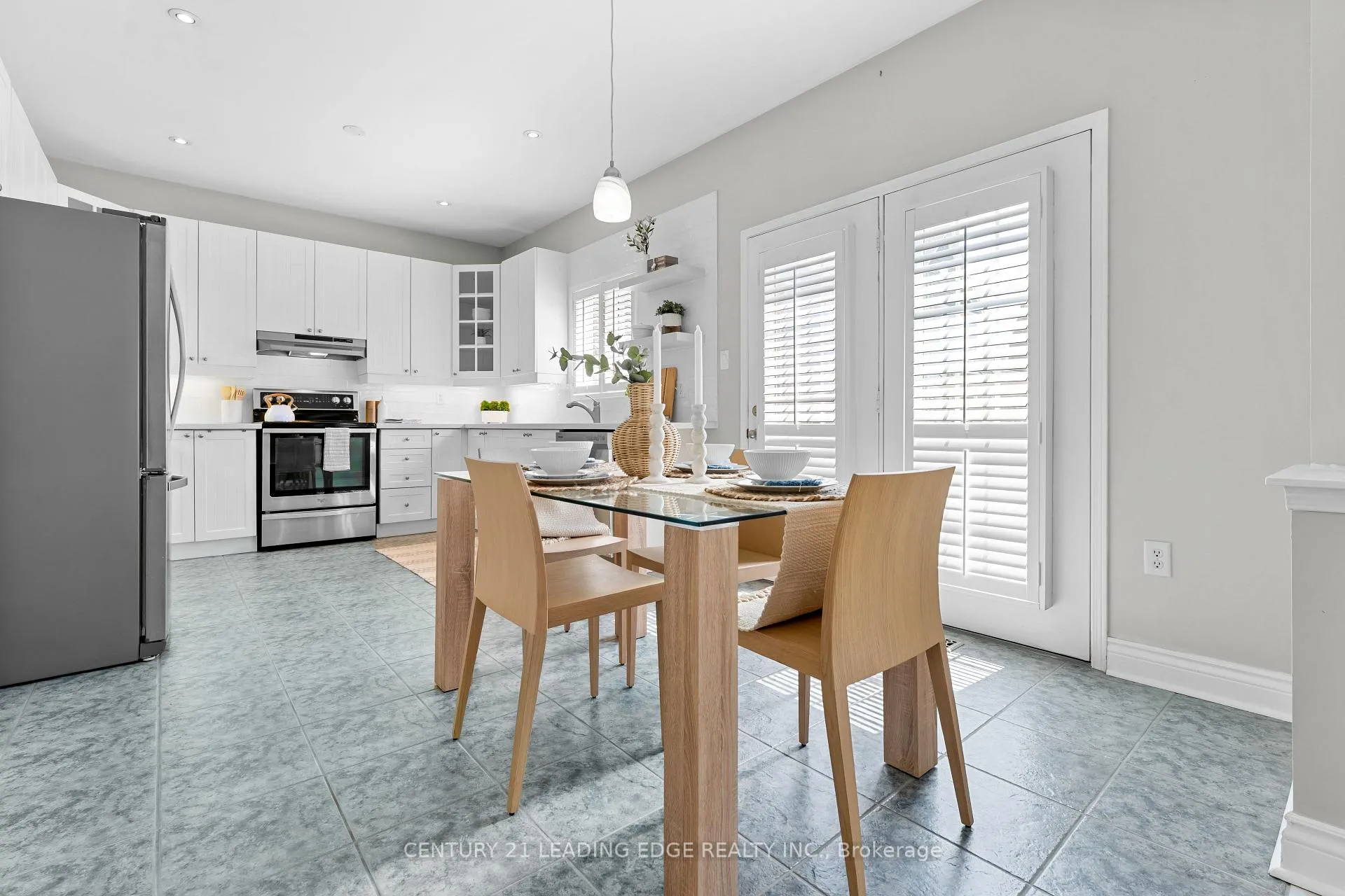 Photo 12 of 31 Kingham Avenue, Ajax, South East — HOMEH