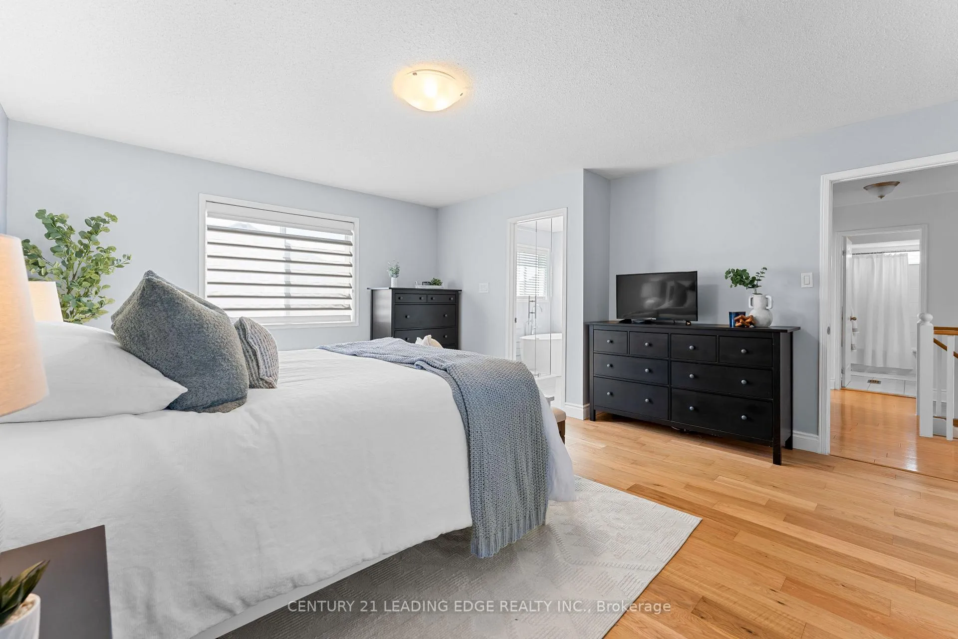 Photo 22 of 31 Kingham Avenue, Ajax, South East — HOMEH
