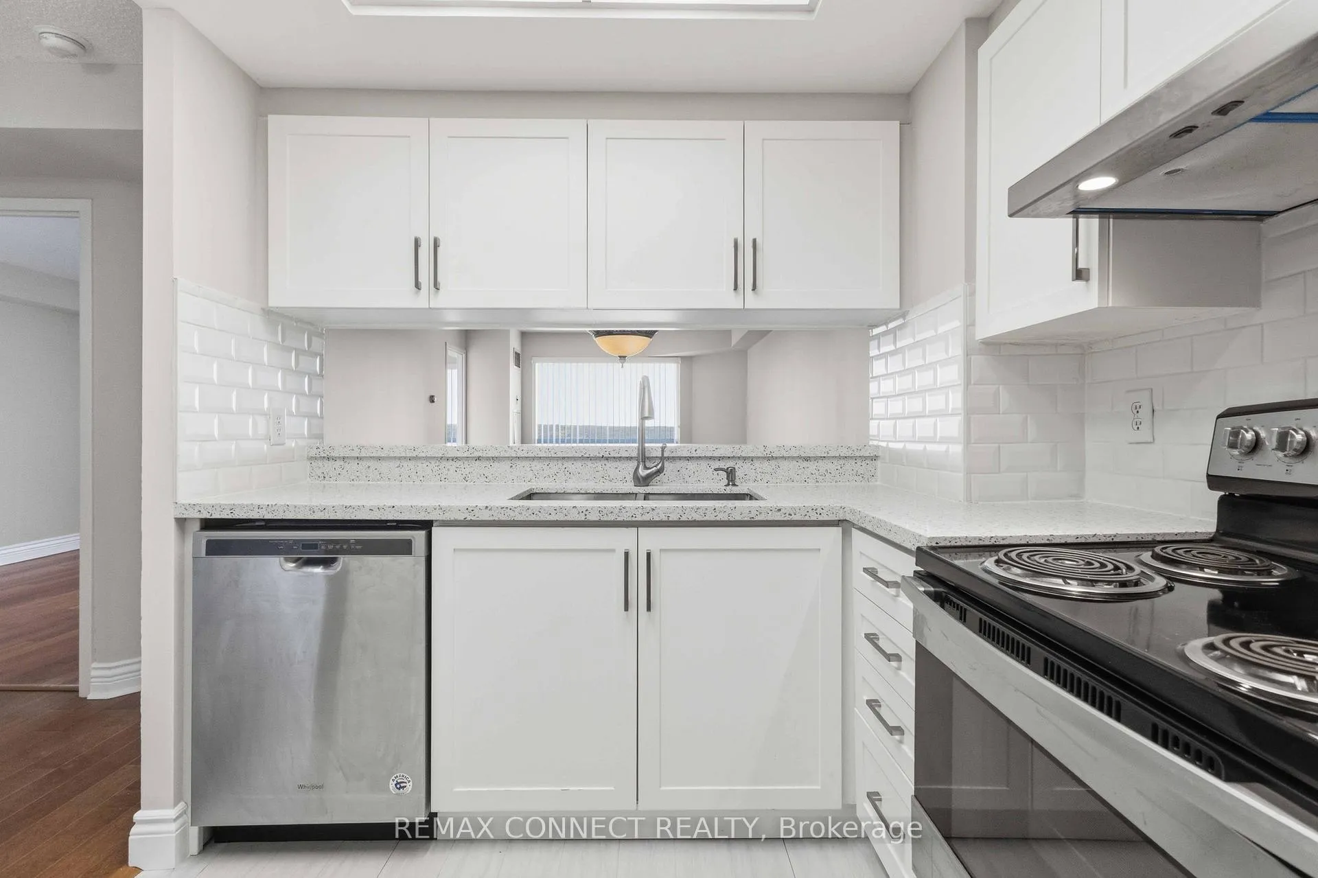 Photo 7 of Unit 814, 712 Rossland Road, Whitby, Pringle Creek — HOMEH