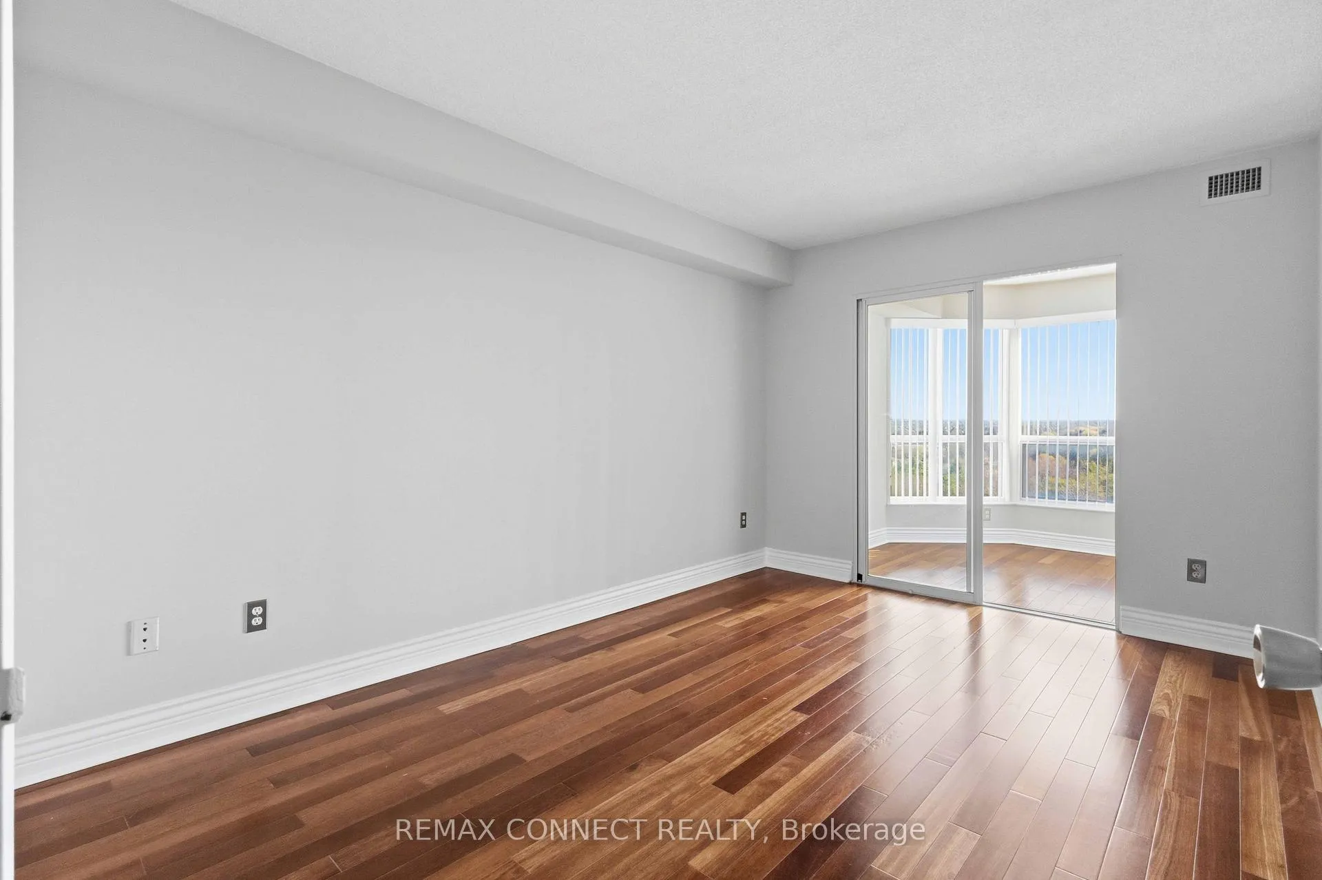 Photo 11 of Unit 814, 712 Rossland Road, Whitby, Pringle Creek — HOMEH