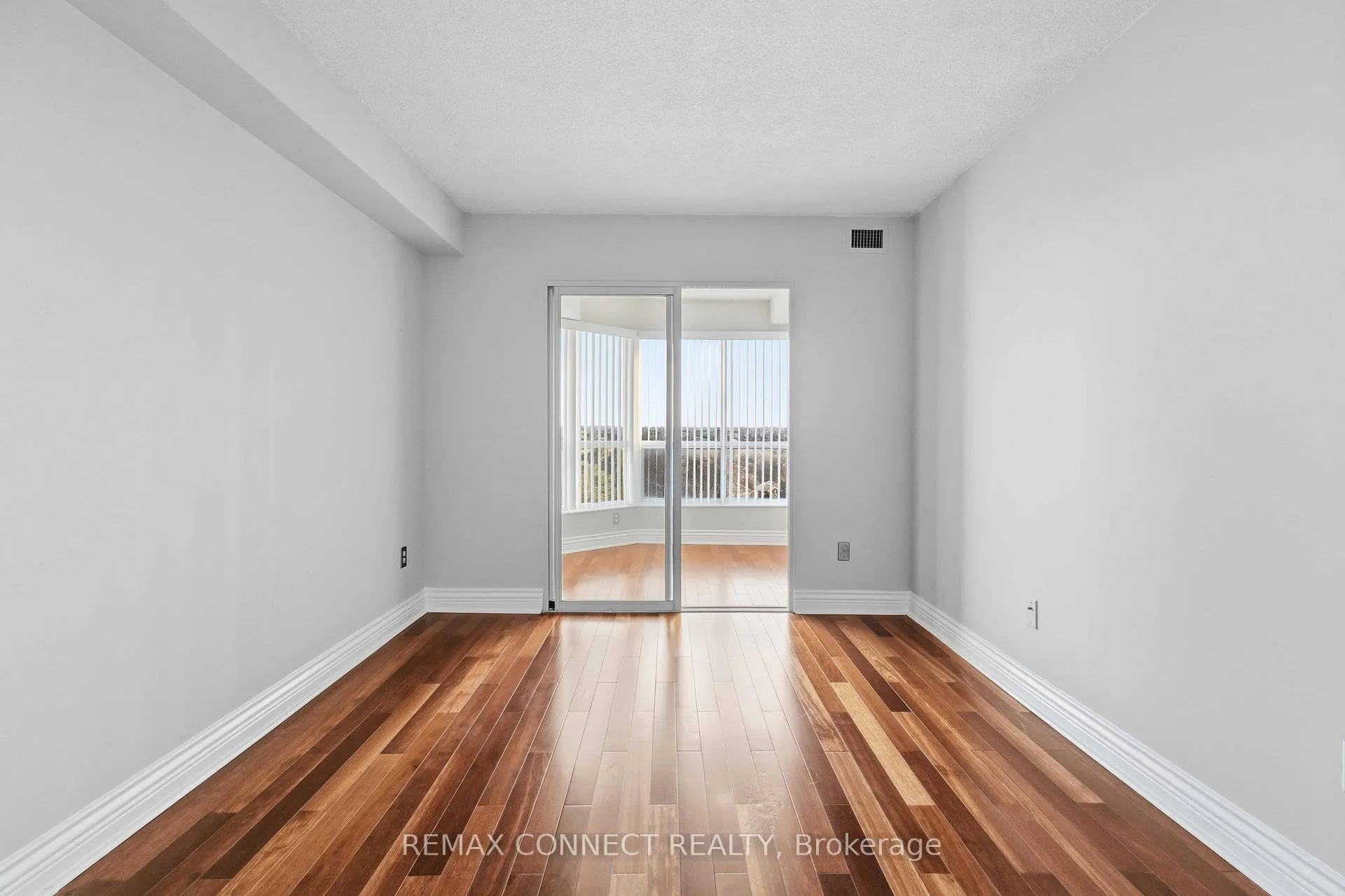 Photo 12 of Unit 814, 712 Rossland Road, Whitby, Pringle Creek — HOMEH