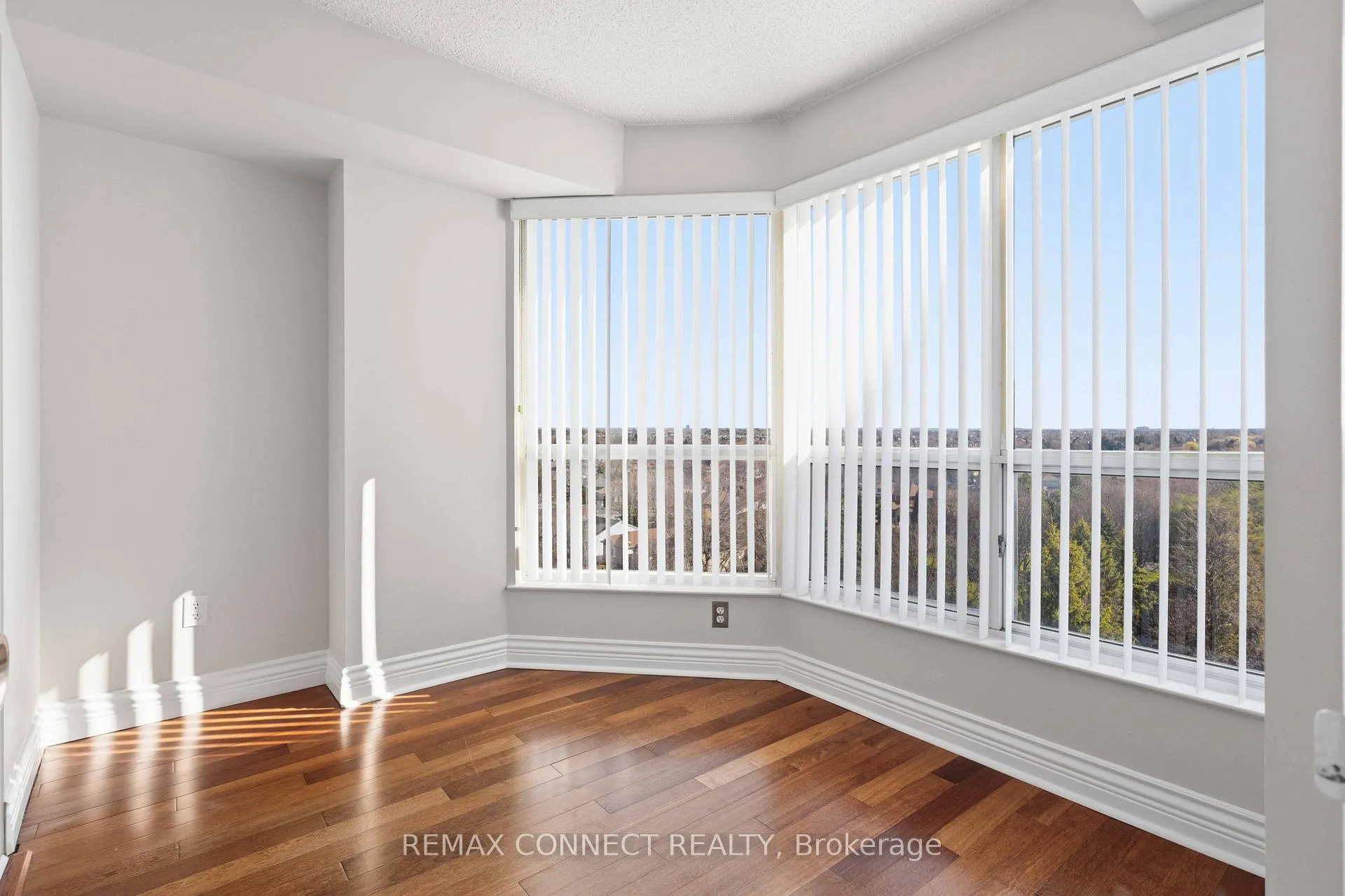 Photo 18 of Unit 814, 712 Rossland Road, Whitby, Pringle Creek — HOMEH
