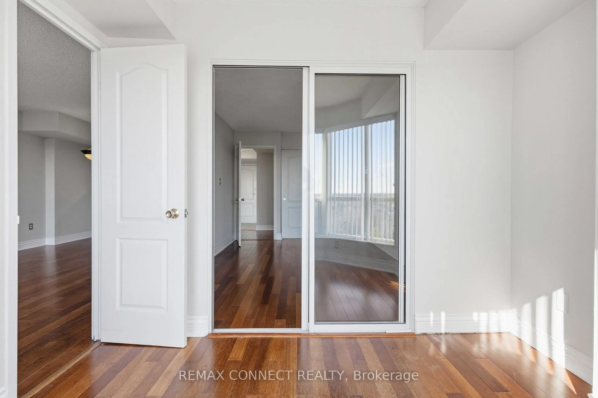 Photo 19 of Unit 814, 712 Rossland Road, Whitby, Pringle Creek — HOMEH