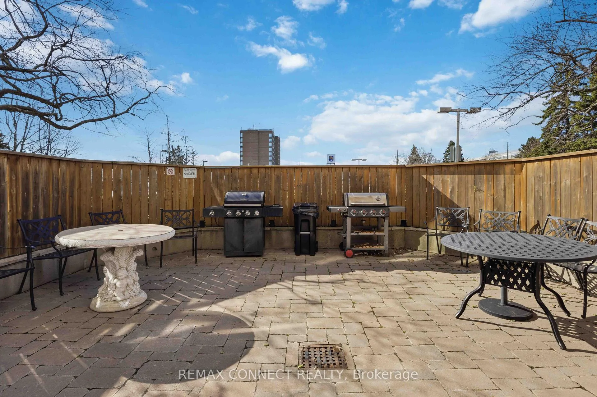 Photo 27 of Unit 814, 712 Rossland Road, Whitby, Pringle Creek — HOMEH