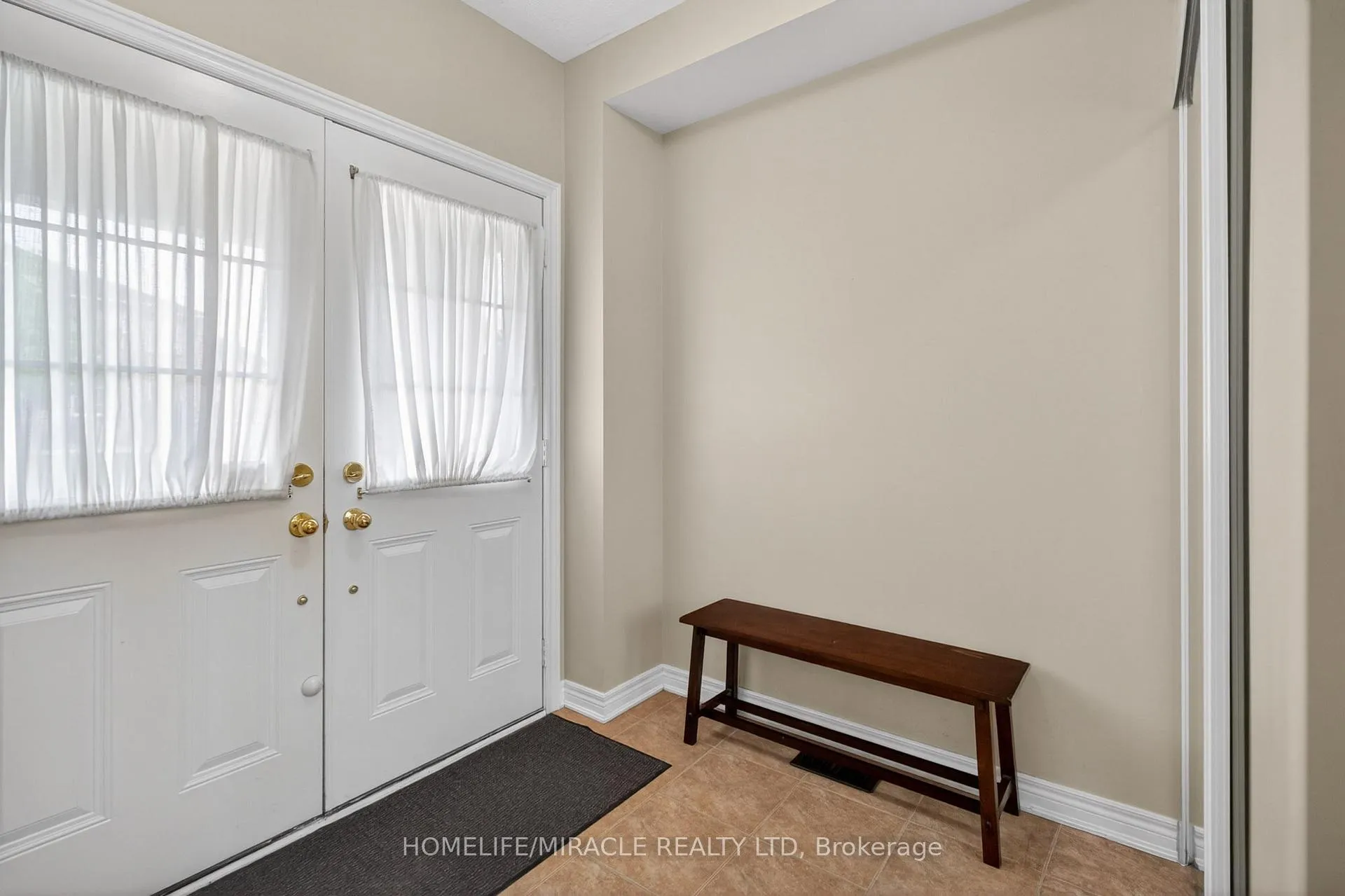 Photo 5 of 191 Petticoat Road, Vaughan, Patterson — HOMEH
