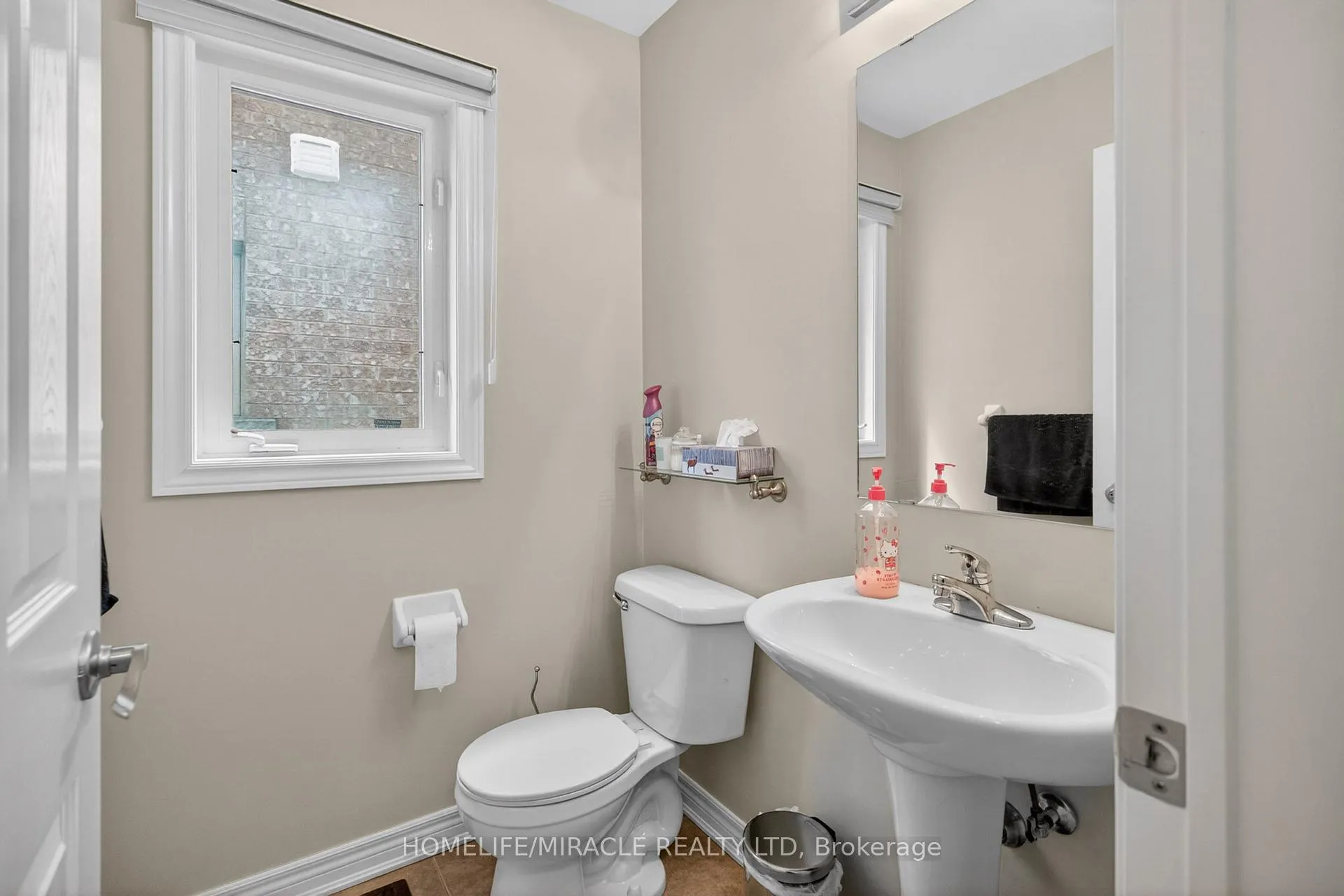 Photo 8 of 191 Petticoat Road, Vaughan, Patterson — HOMEH
