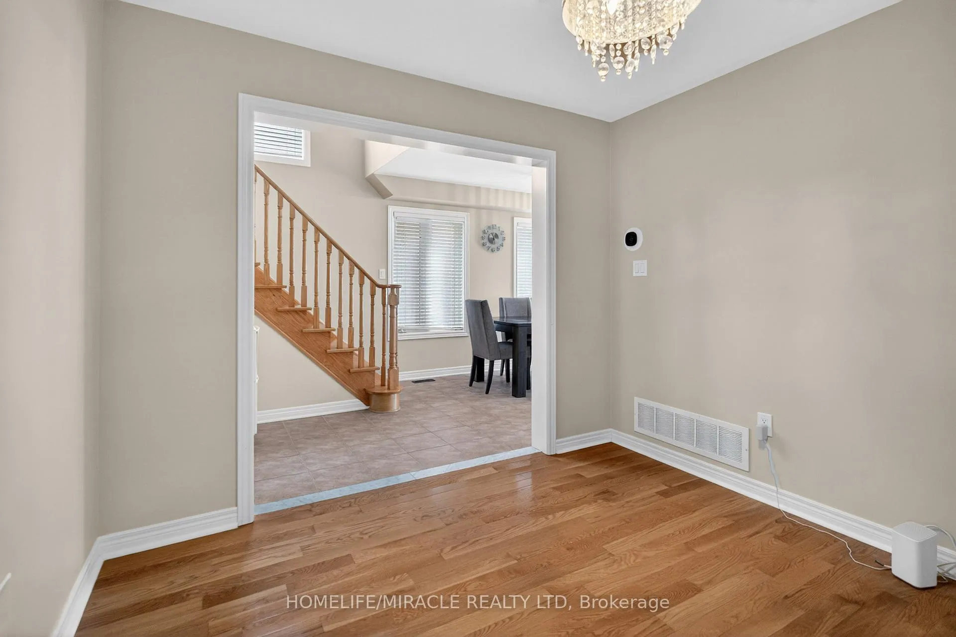 Photo 10 of 191 Petticoat Road, Vaughan, Patterson — HOMEH