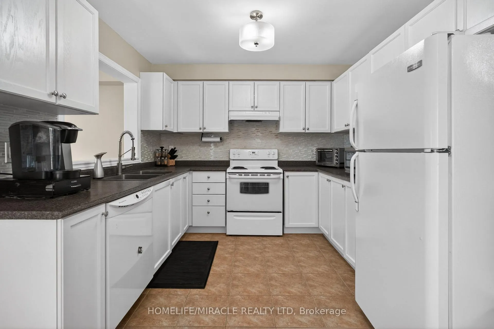 Photo 13 of 191 Petticoat Road, Vaughan, Patterson — HOMEH