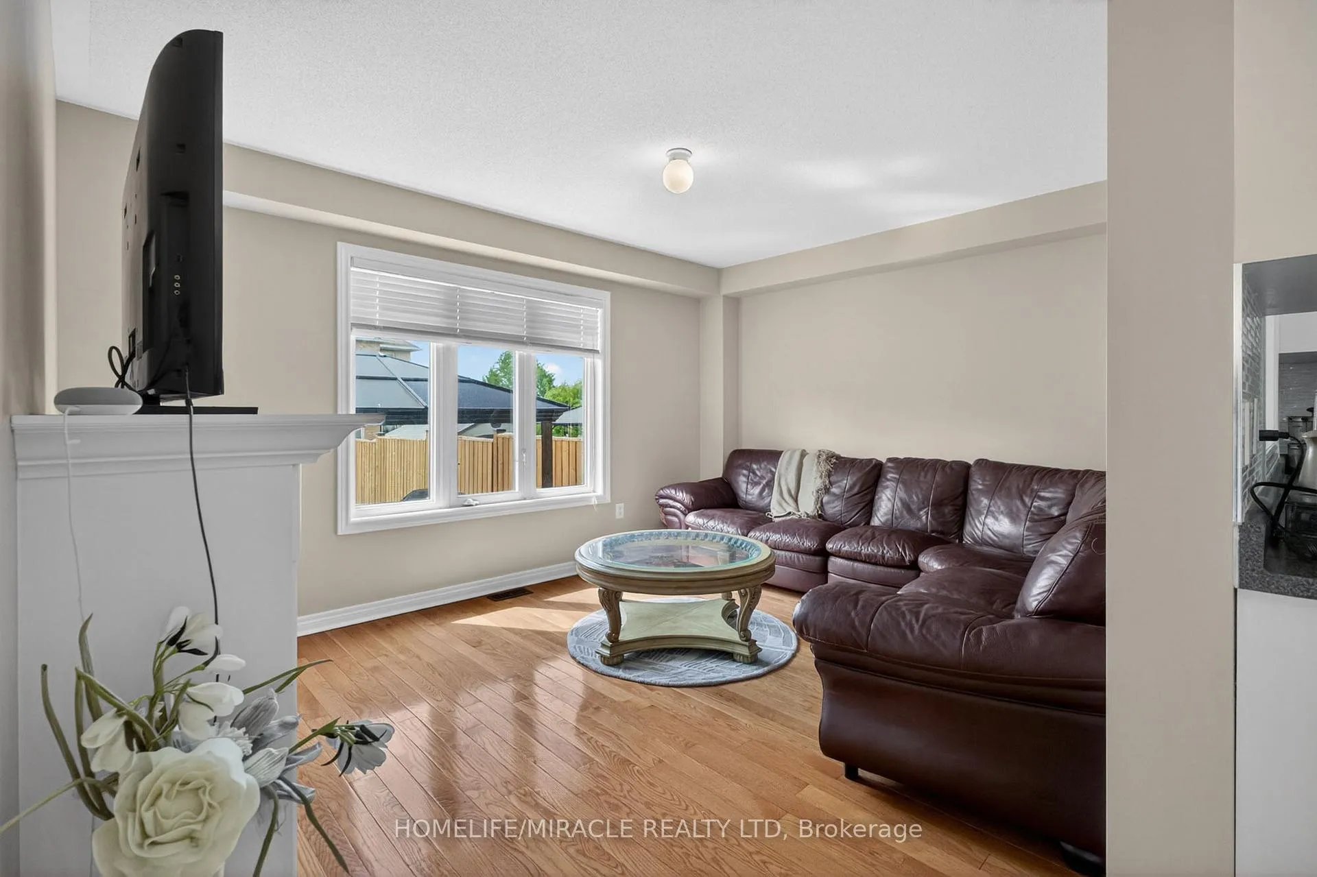 Photo 15 of 191 Petticoat Road, Vaughan, Patterson — HOMEH