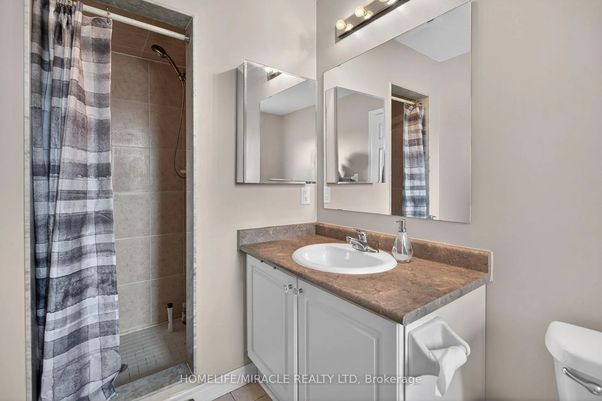 Photo 21 of 191 Petticoat Road, Vaughan, Patterson — HOMEH