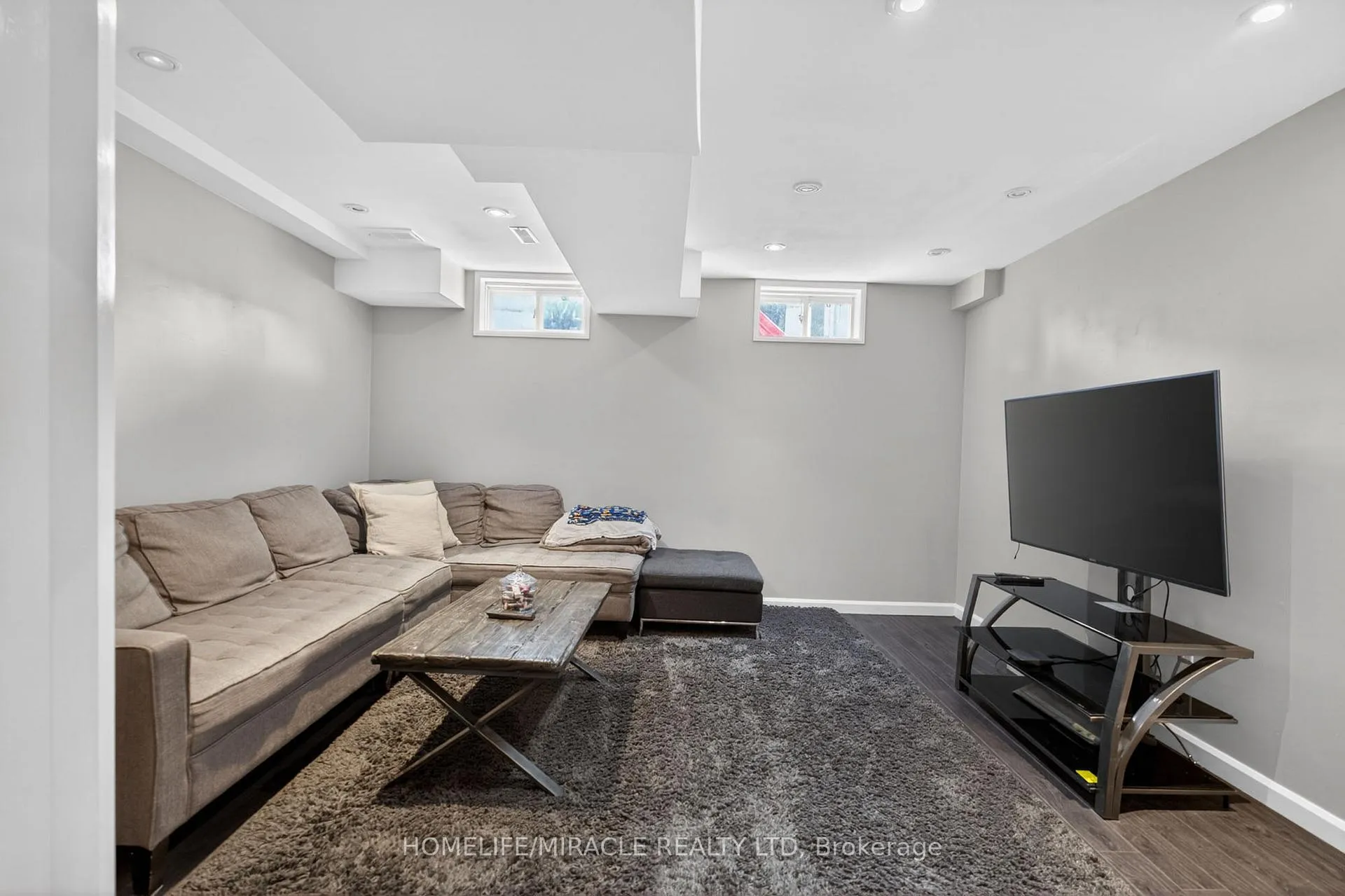 Photo 35 of 191 Petticoat Road, Vaughan, Patterson — HOMEH