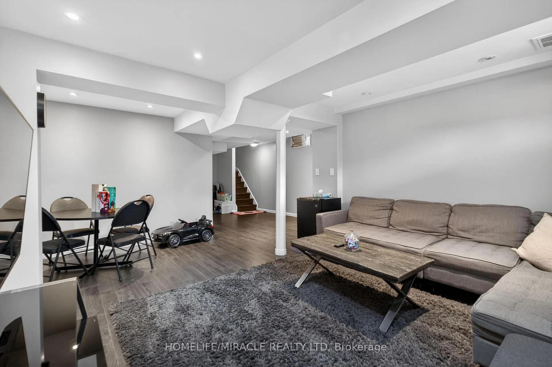 Photo 36 of 191 Petticoat Road, Vaughan, Patterson — HOMEH