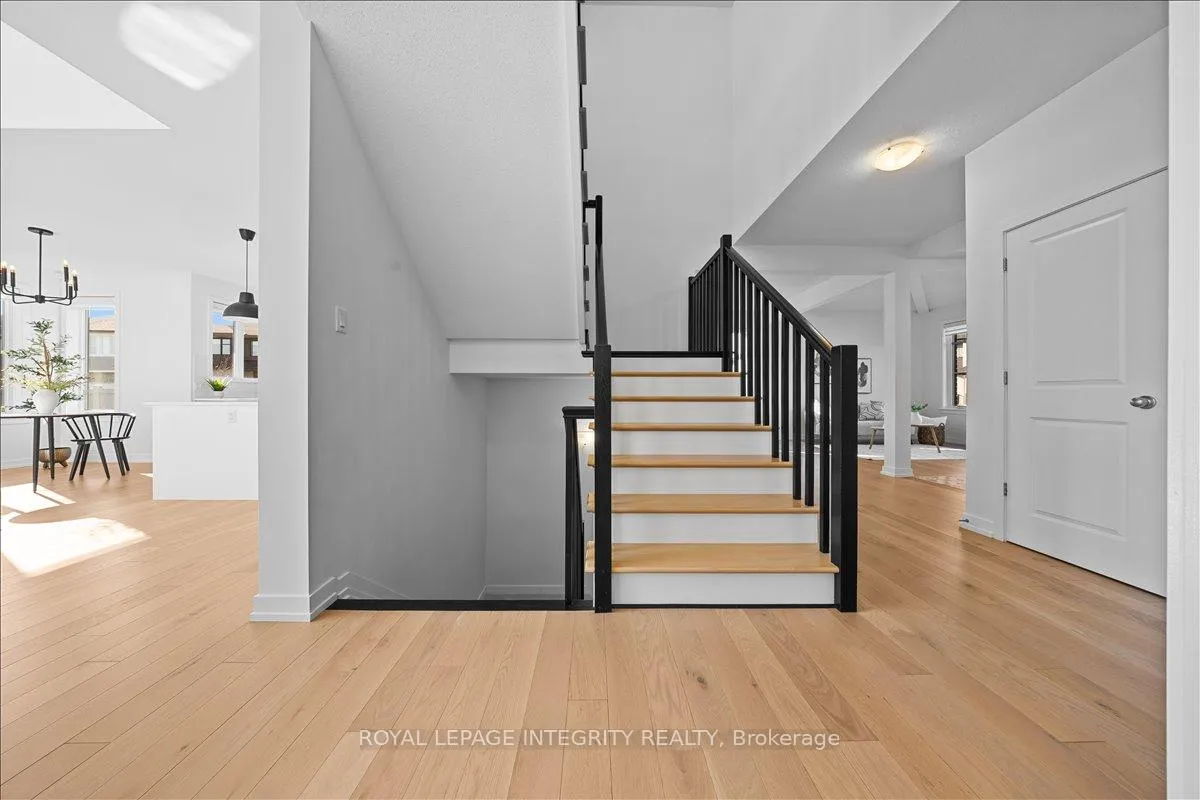 Photo 13 of 429 Gidran Circle, Ottawa, Kanata - Emerald Meadows/Trailwest — HOMEH