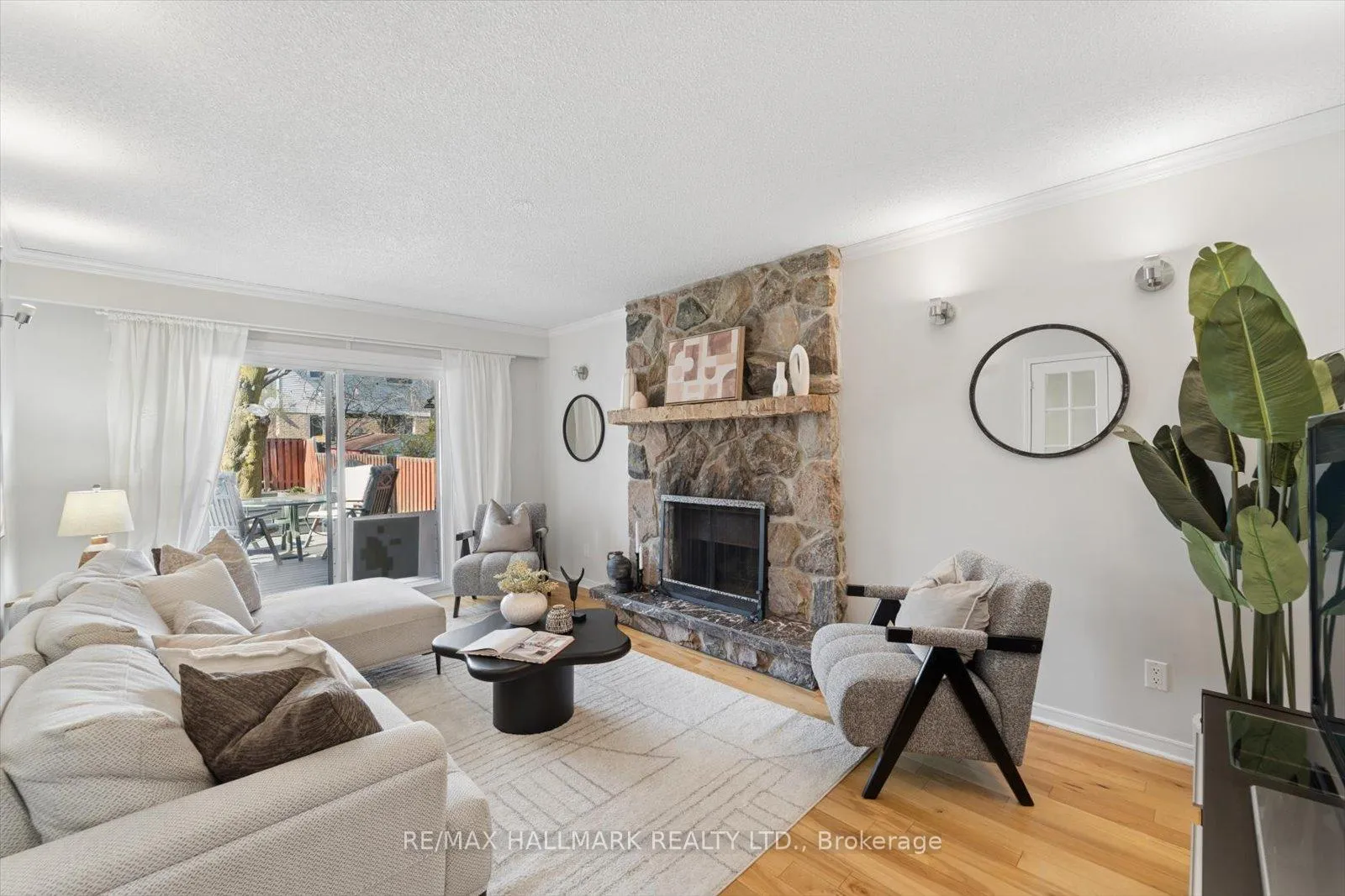 Photo 15 of 1156 Gloucester Square, Pickering, Liverpool — HOMEH