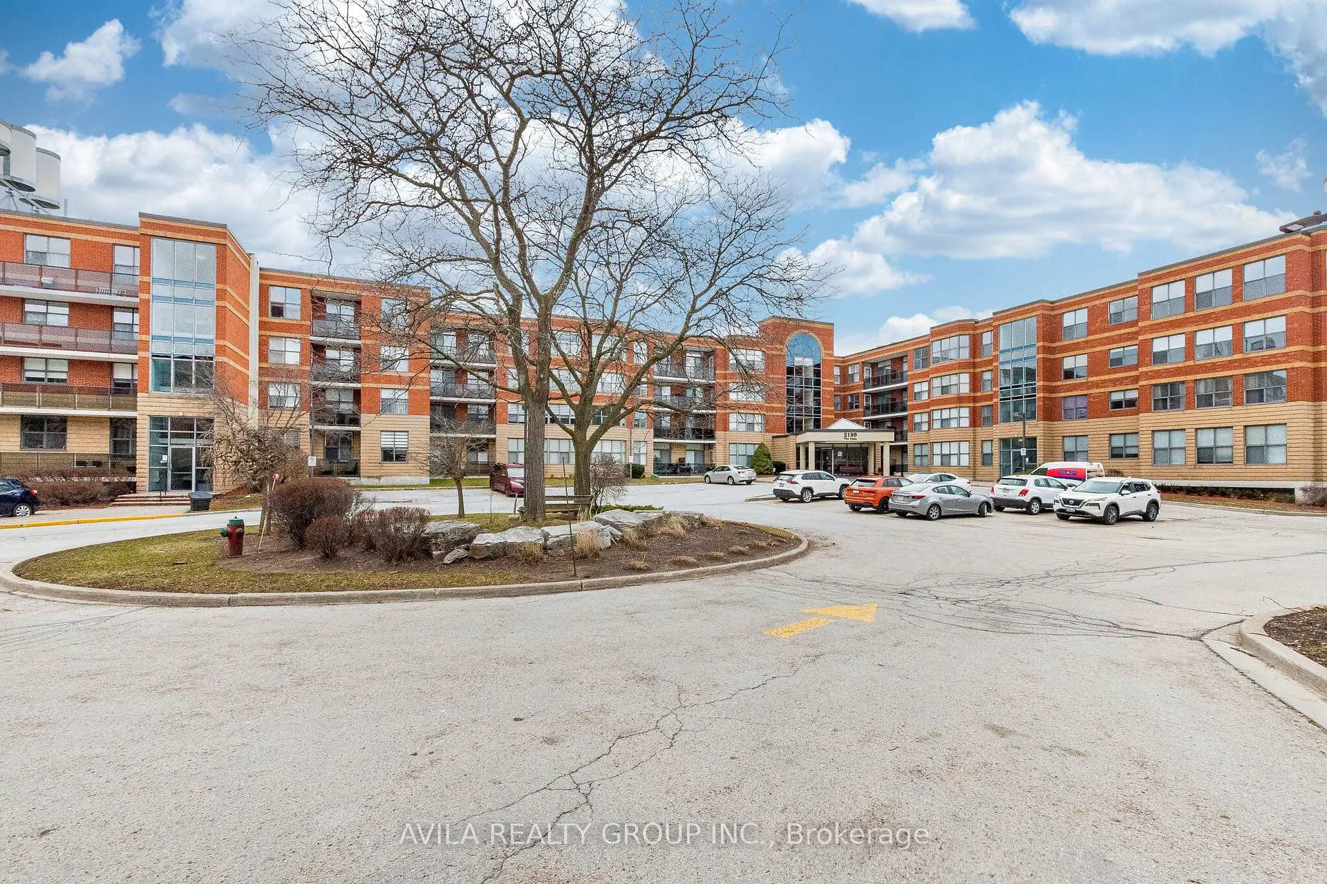 Photo 2 of Unit 409, 2199 Sixth Line, Oakville, River Oaks — HOMEH
