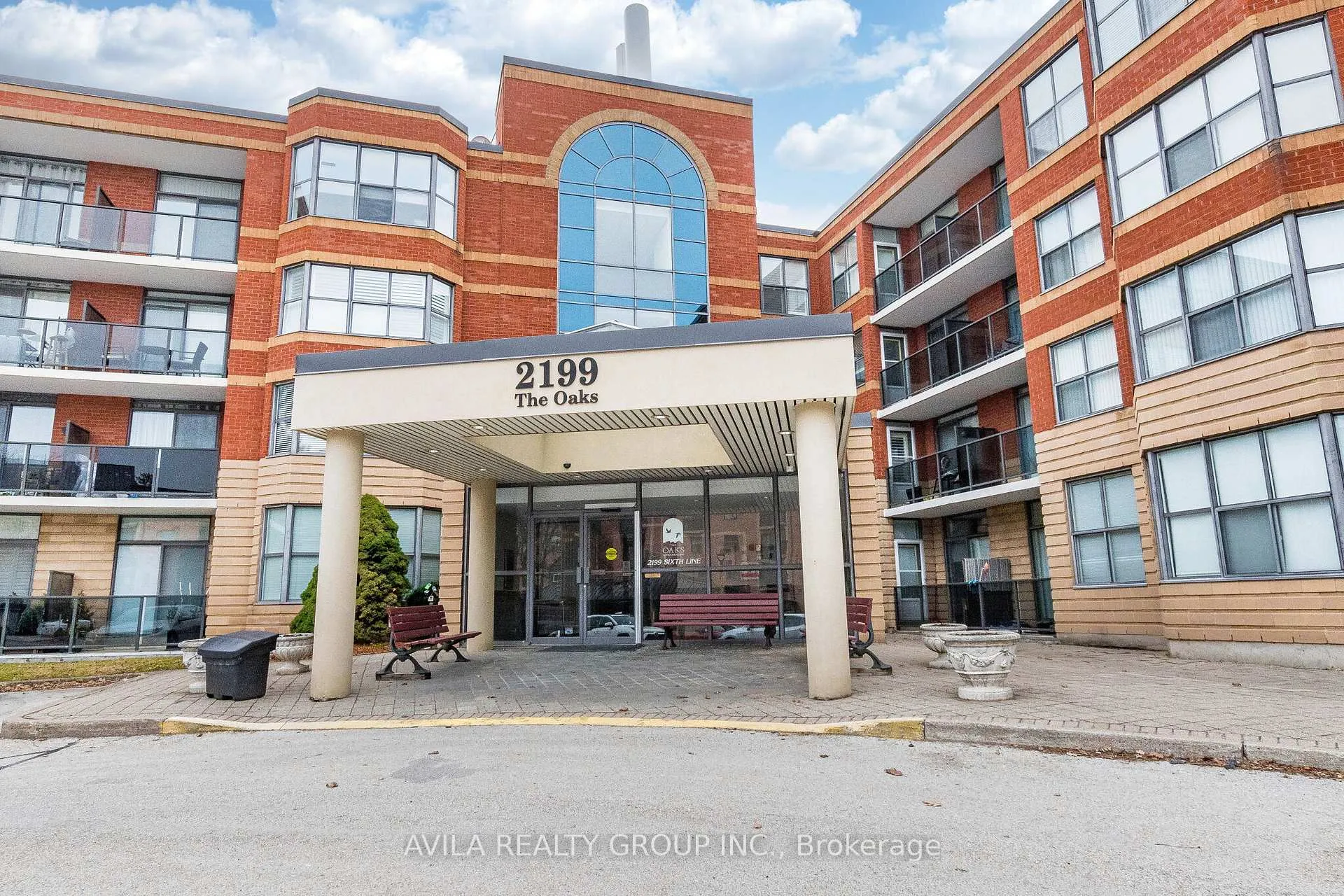 Photo 4 of Unit 409, 2199 Sixth Line, Oakville, River Oaks — HOMEH