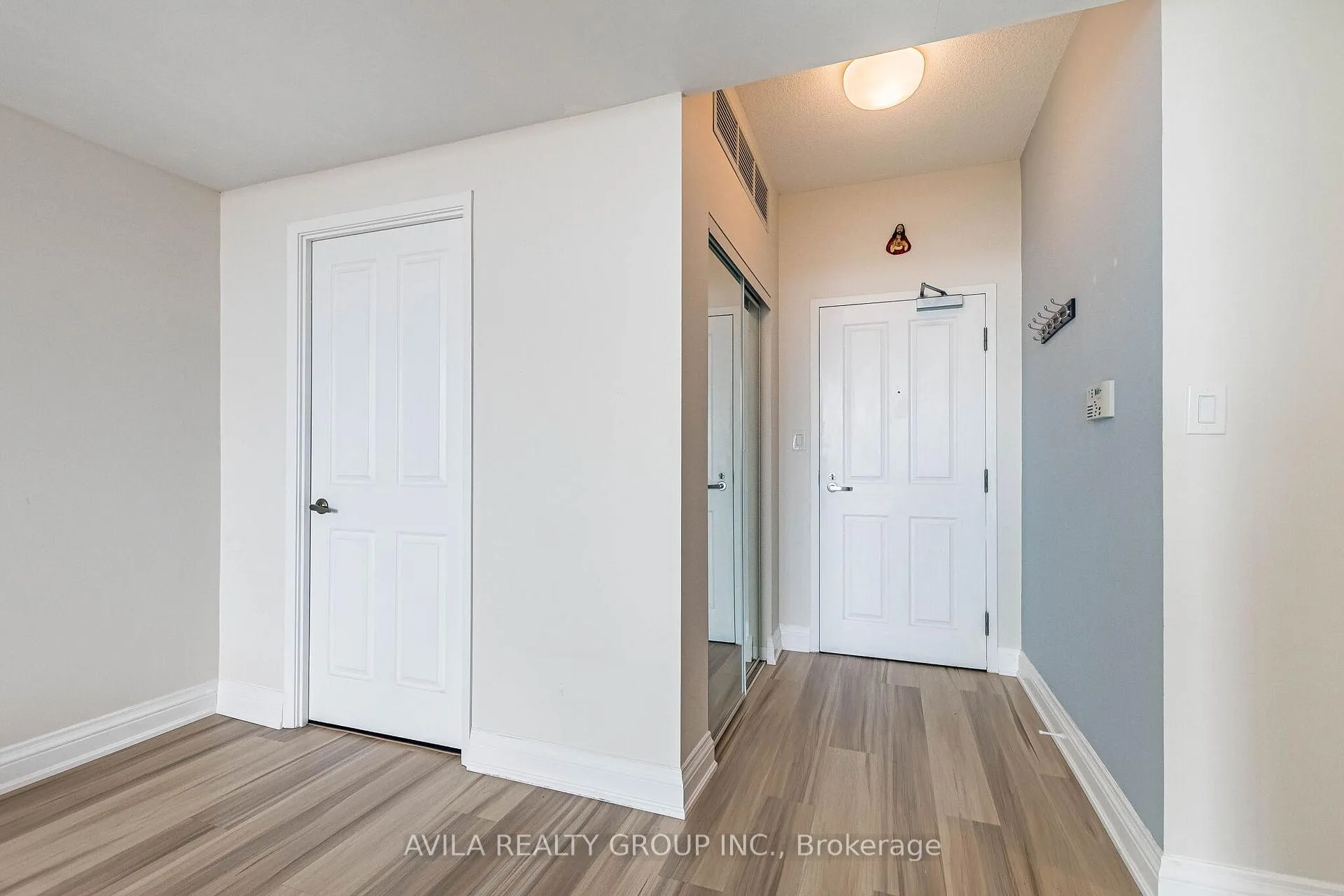 Photo 19 of Unit 409, 2199 Sixth Line, Oakville, River Oaks — HOMEH