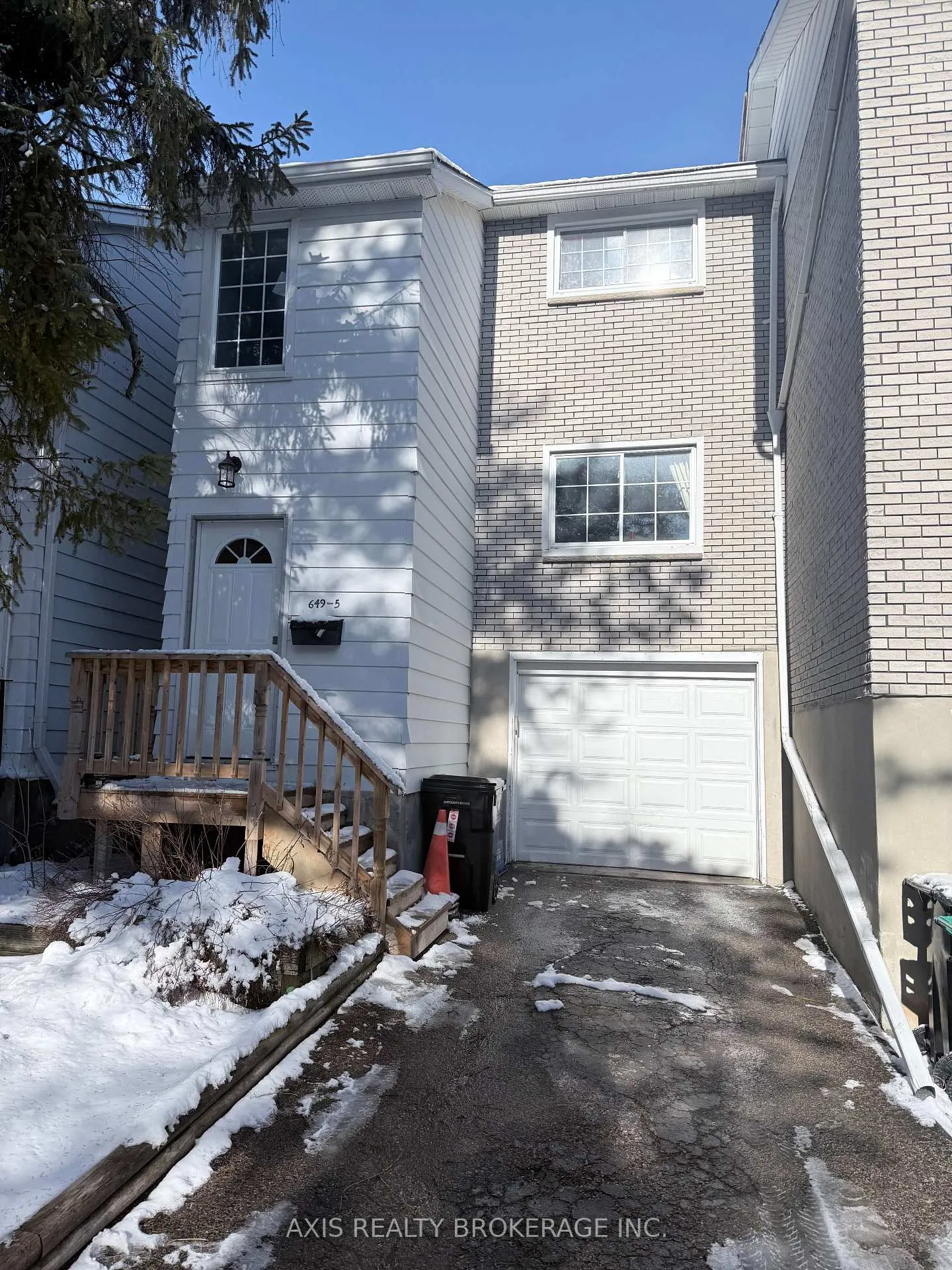 Photo 1 of Unit 5, 649 Albert Street, Waterloo, Lakeshore Village — HOMEH