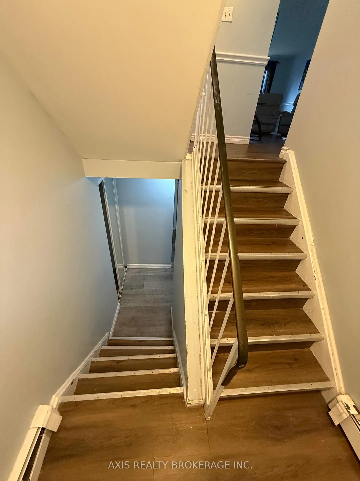 Photo 3 of Unit 5, 649 Albert Street, Waterloo, Lakeshore Village — HOMEH