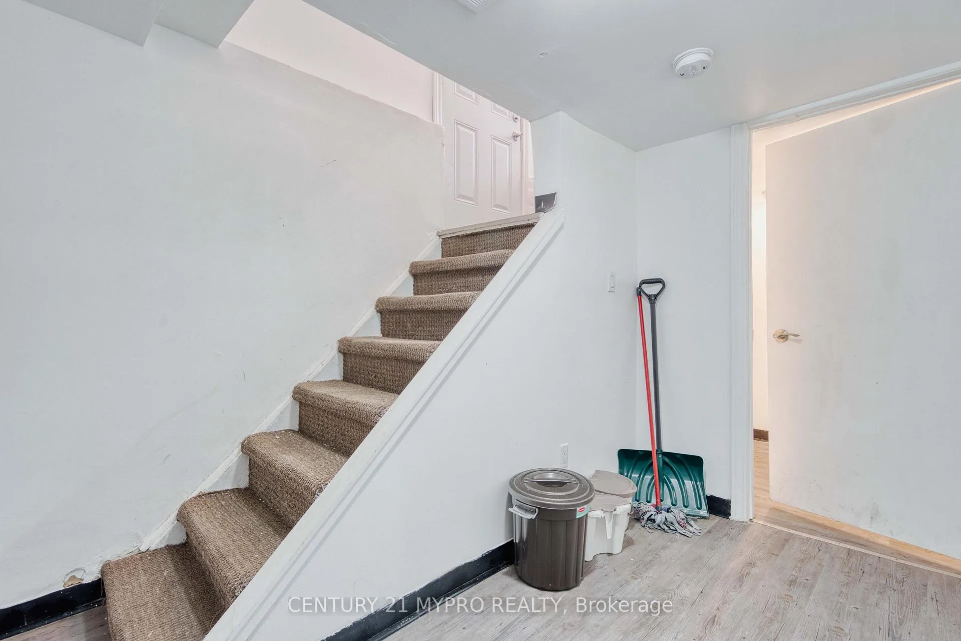 Photo 3 of Unit Lower, 724 Adelaide Street N, London, East G — HOMEH