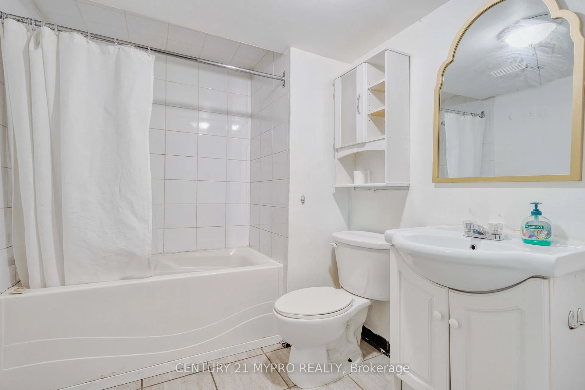 Photo 7 of Unit Lower, 724 Adelaide Street N, London, East G — HOMEH