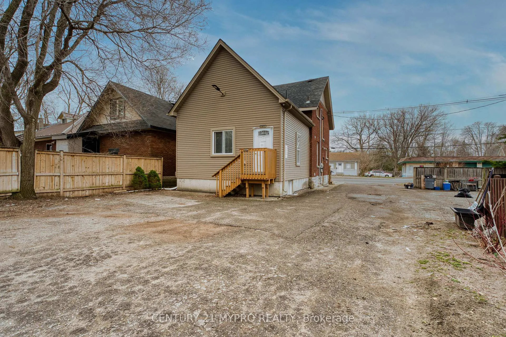 Photo 13 of Unit Lower, 724 Adelaide Street N, London, East G — HOMEH
