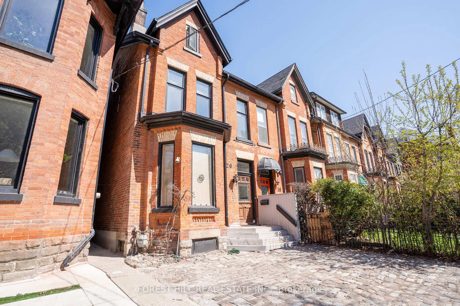 Photo 3 of 20 Webster Avenue, Toronto, The Annex — HOMEH