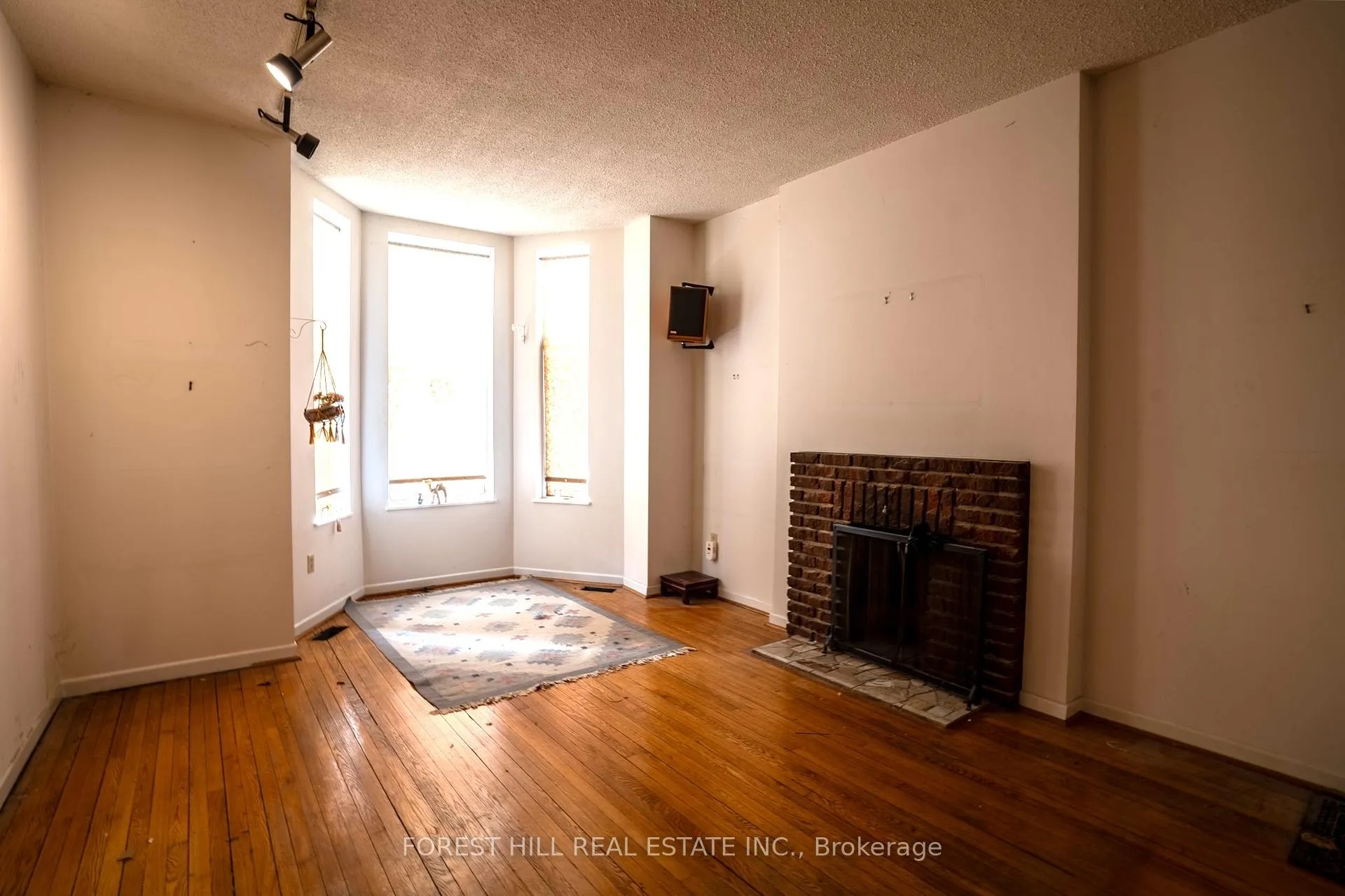 Photo 6 of 20 Webster Avenue, Toronto, The Annex — HOMEH