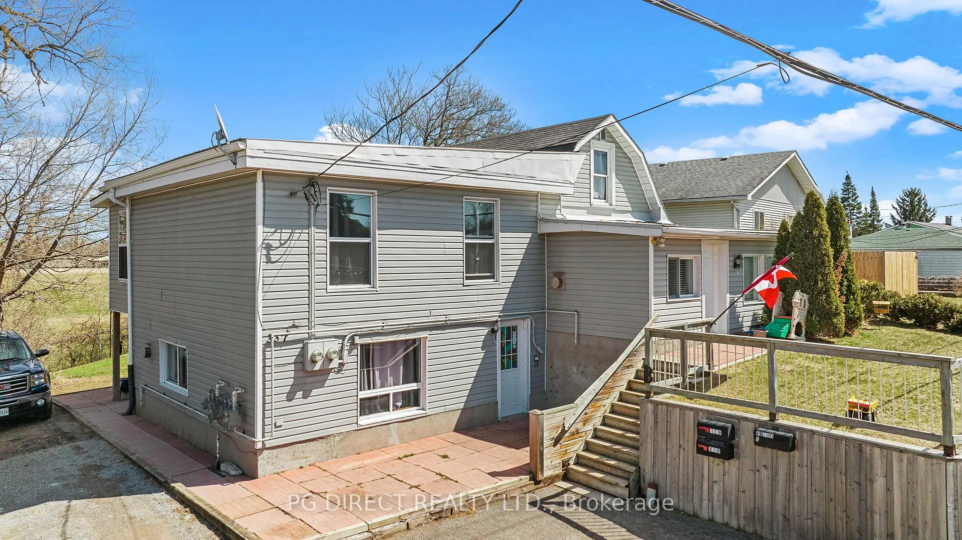 Photo of 337 Herchimer Avenue